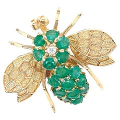 Vintage Emerald Diamond 14 Karat Yellow Gold Bee Brooch