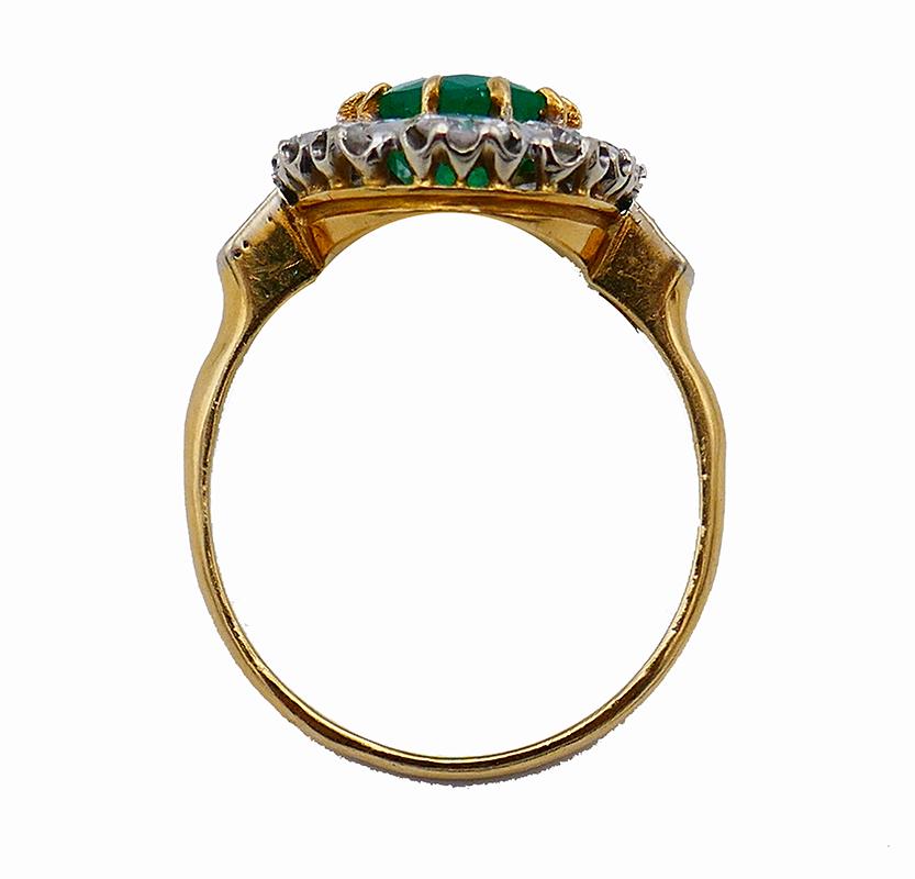 Vintage Emerald Diamond 14k Gold Ring In Good Condition For Sale In Beverly Hills, CA