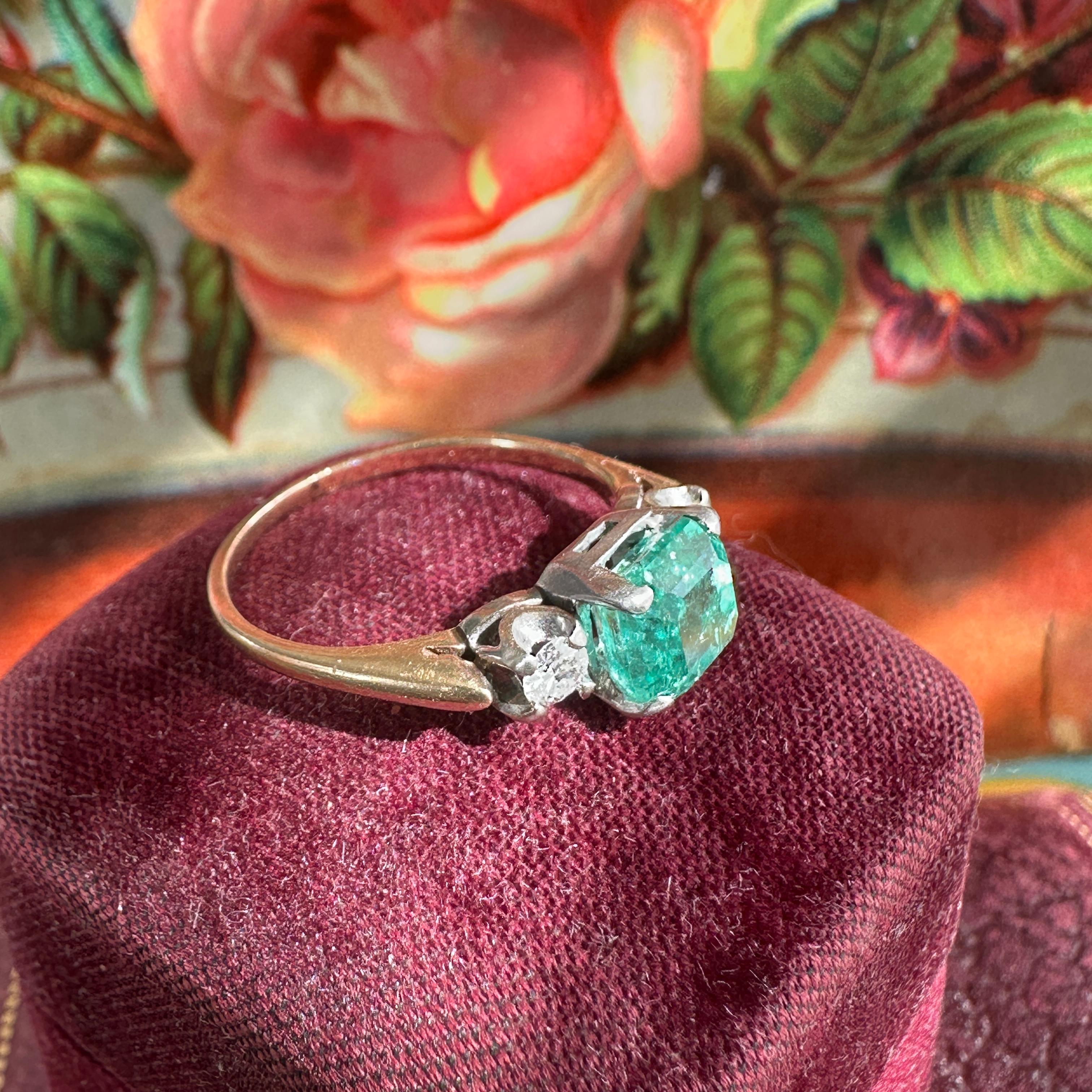 Vintage 1.22ct Emerald & Diamond 14K Yellow Gold Ring For Sale 8