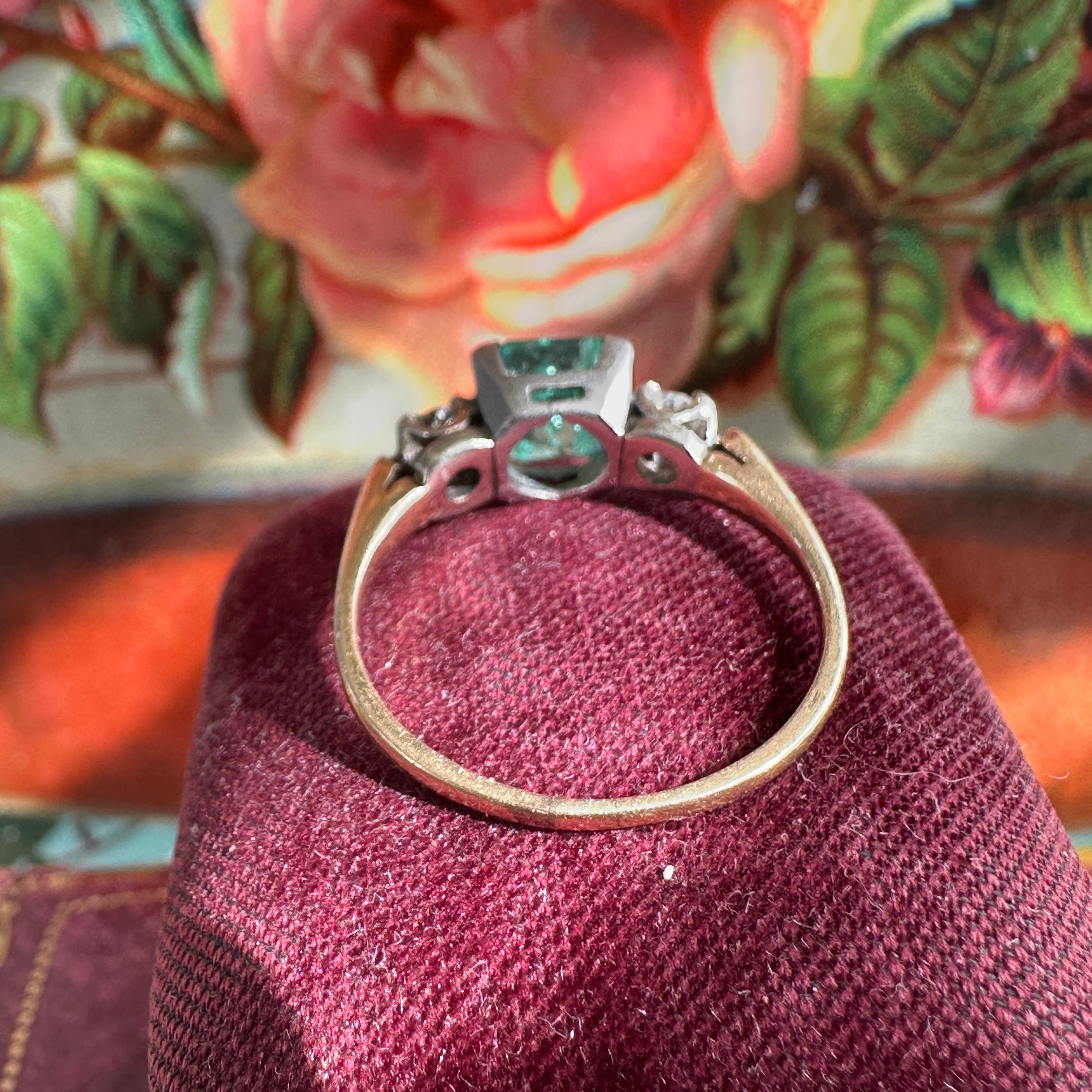 Vintage 1.22ct Emerald & Diamond 14K Yellow Gold Ring For Sale 9