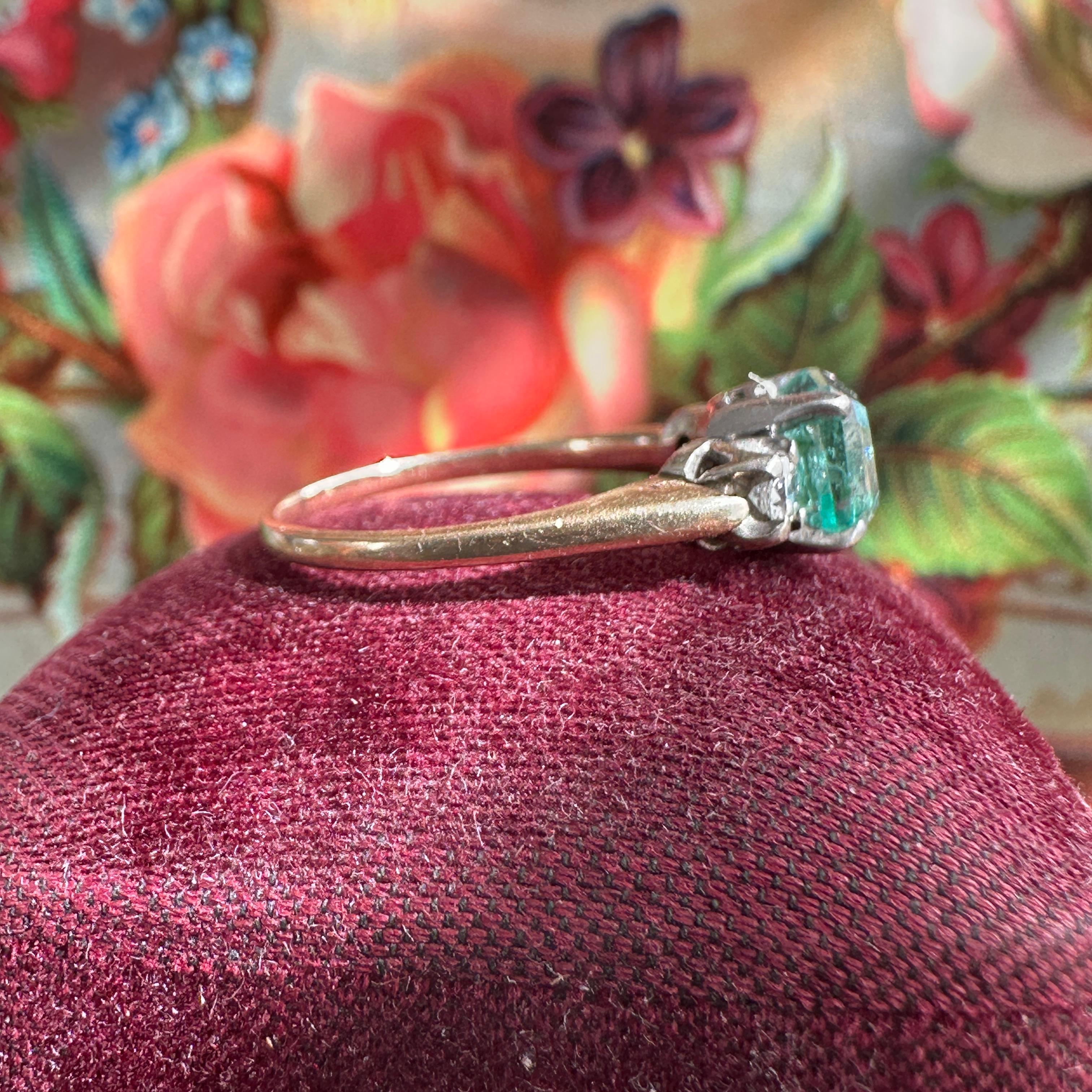 Vintage 1.22ct Emerald & Diamond 14K Yellow Gold Ring For Sale 10