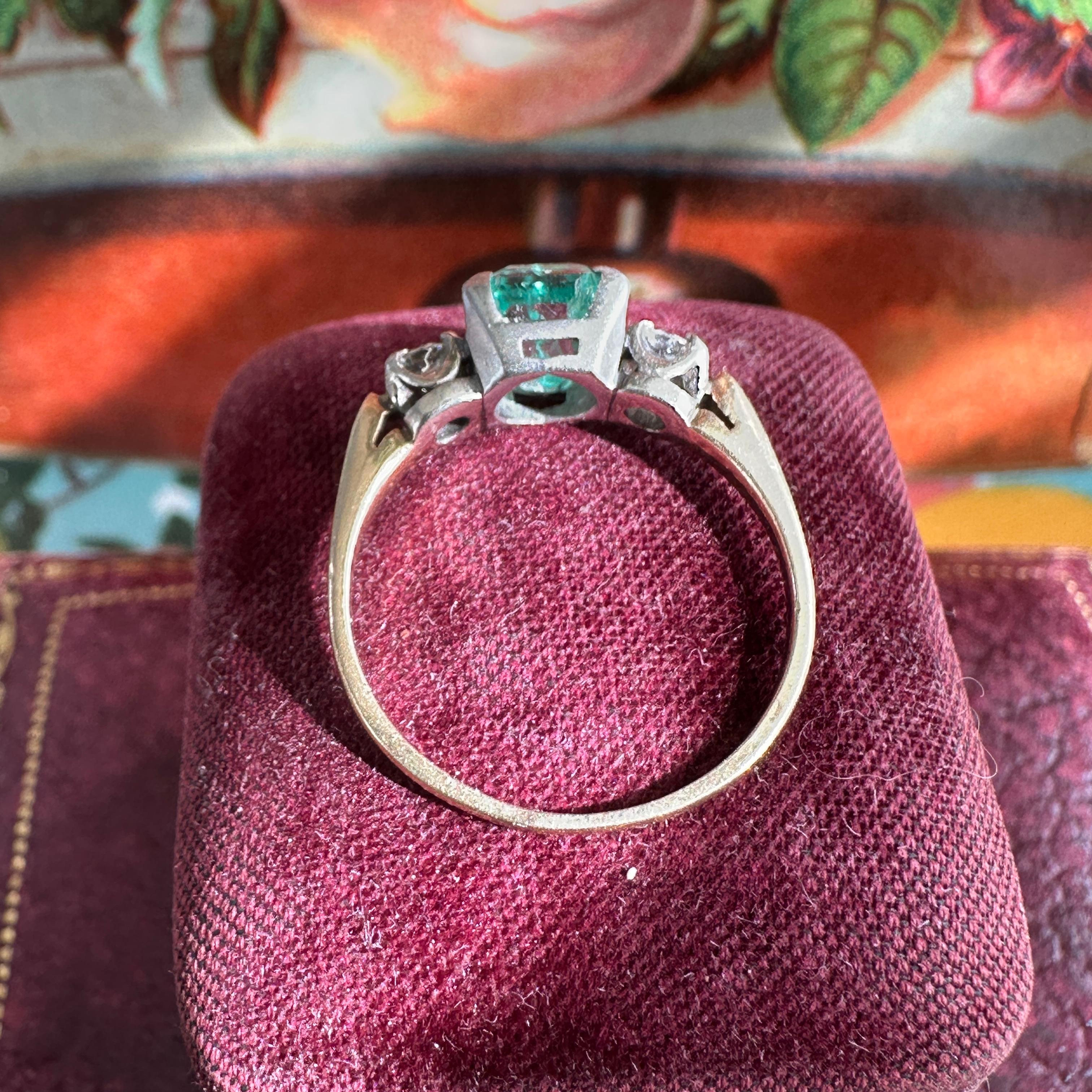 Vintage 1.22ct Emerald & Diamond 14K Yellow Gold Ring For Sale 11