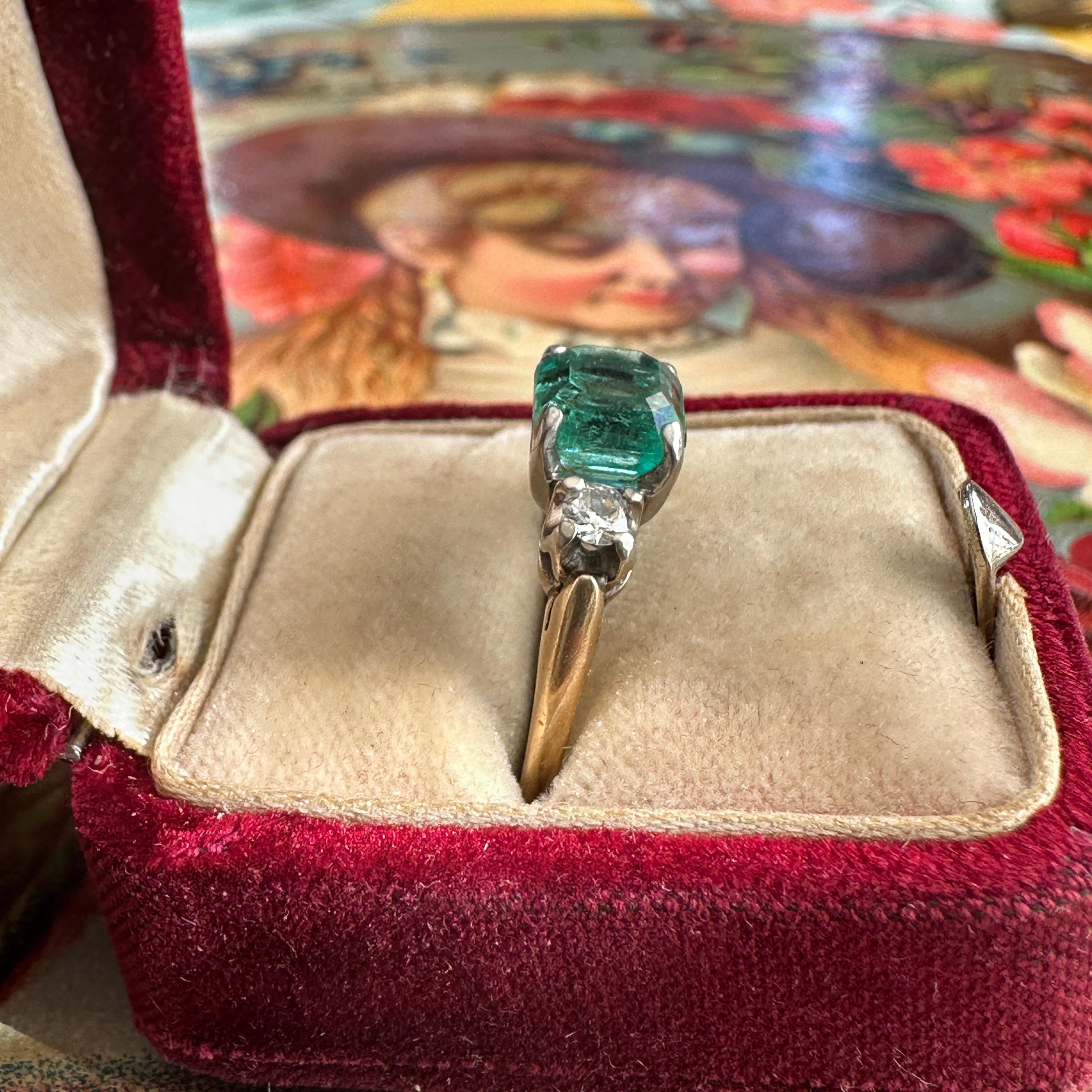 Vintage 1.22ct Emerald & Diamond 14K Yellow Gold Ring For Sale 15