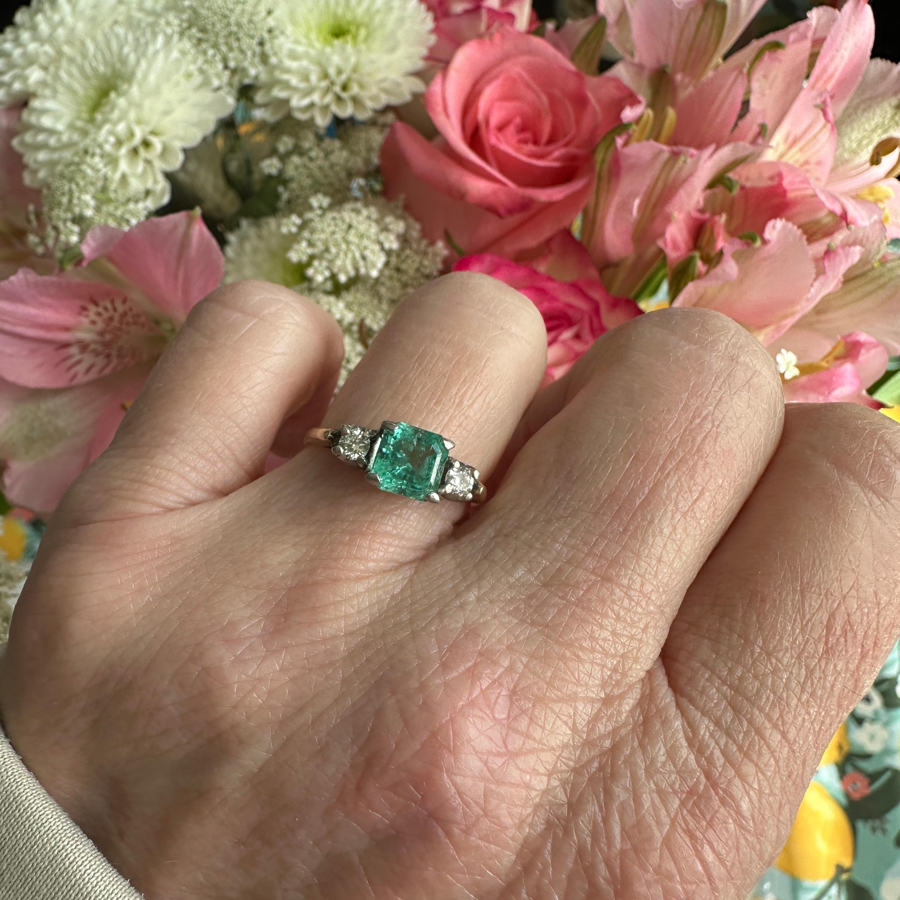 Vintage 1.22ct Emerald & Diamond 14K Yellow Gold Ring In Good Condition For Sale In Scotts Valley, CA