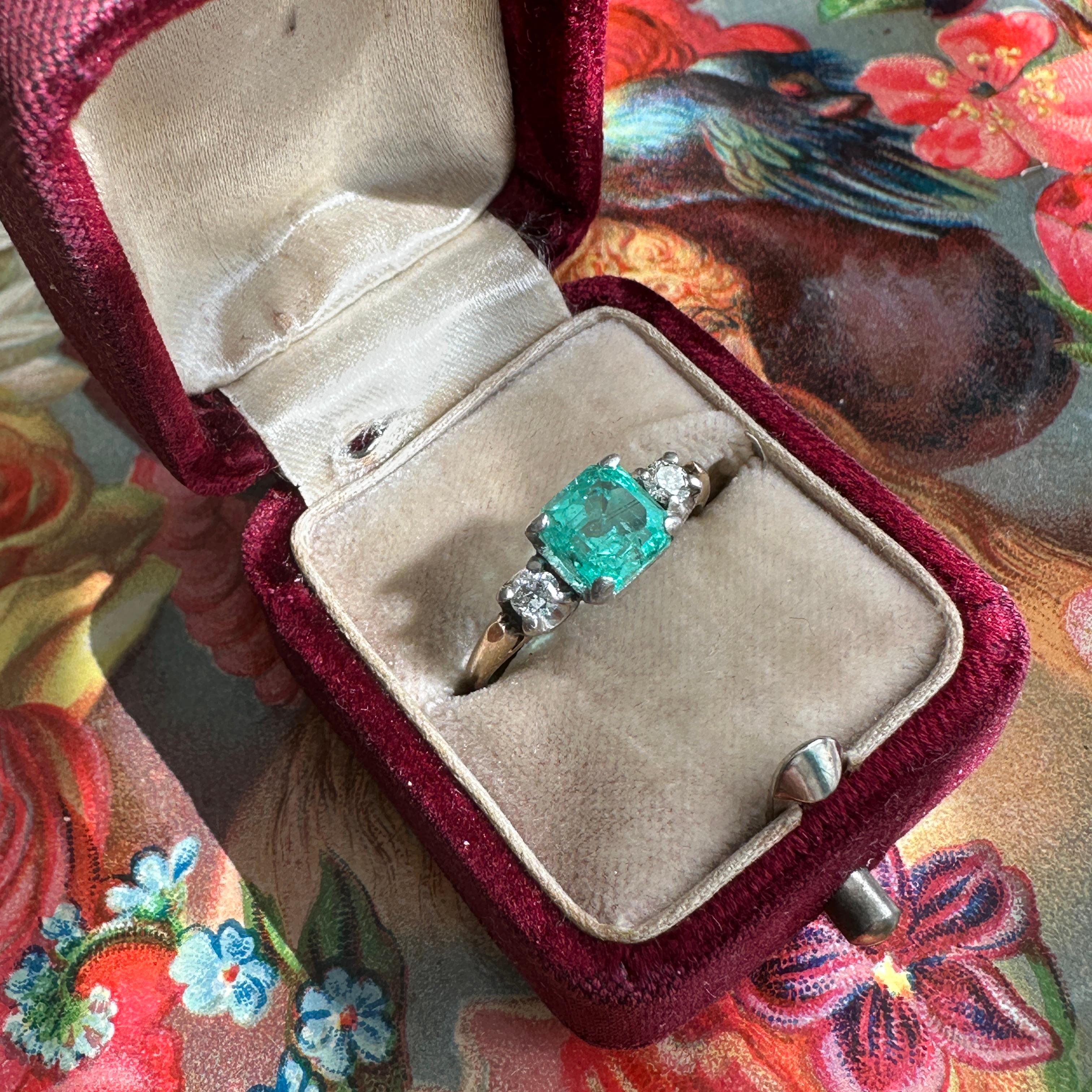 Vintage 1.22ct Emerald & Diamond 14K Yellow Gold Ring For Sale 4