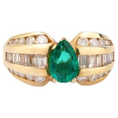 Vintage emerald diamond 14k yellow gold ring