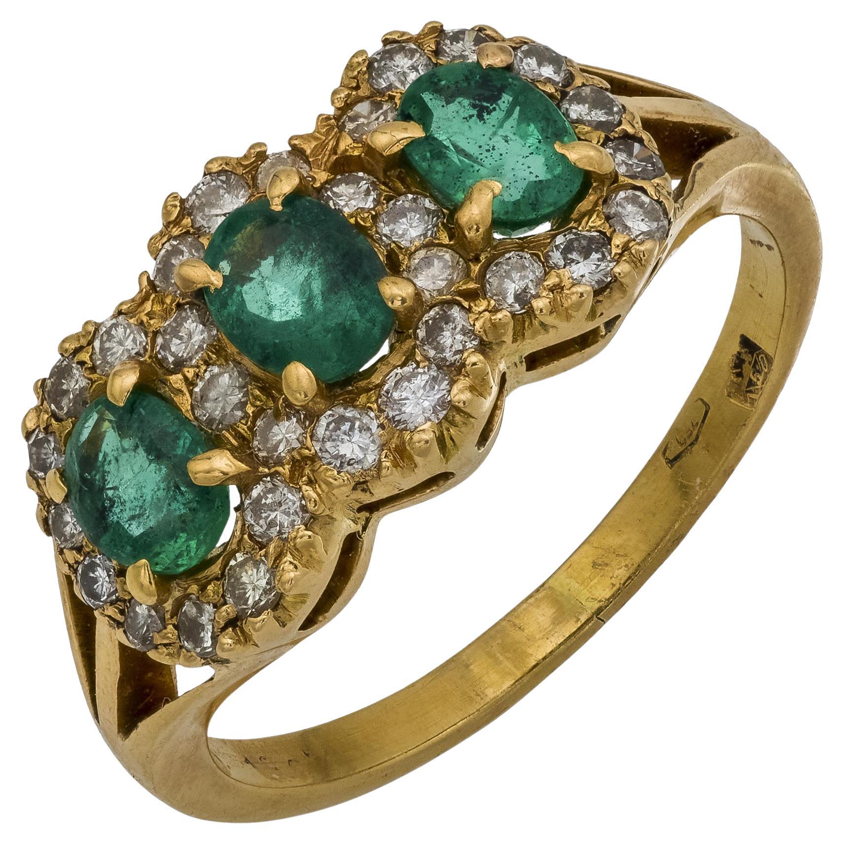 Anello vintage con smeraldo e diamante in oro giallo 18 carati con 3 pietre