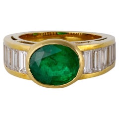 Vintage Emerald Diamond 18k Yellow Gold Bezel Set Ring
