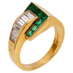 Vintage emerald diamond 18k yellow gold buckle ring