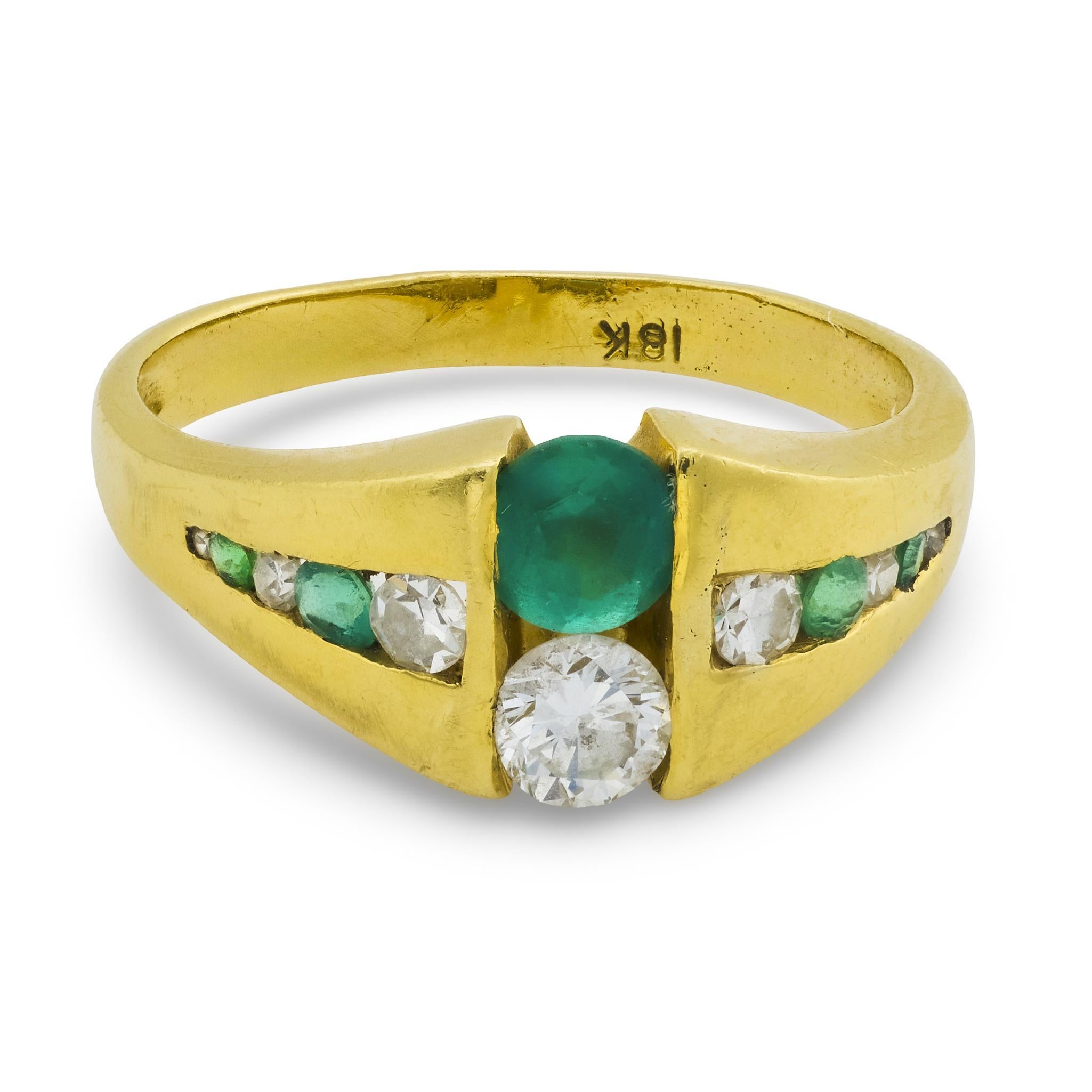Contemporain Bague vintage en or jaune 18k avec émeraude et diamant en vente