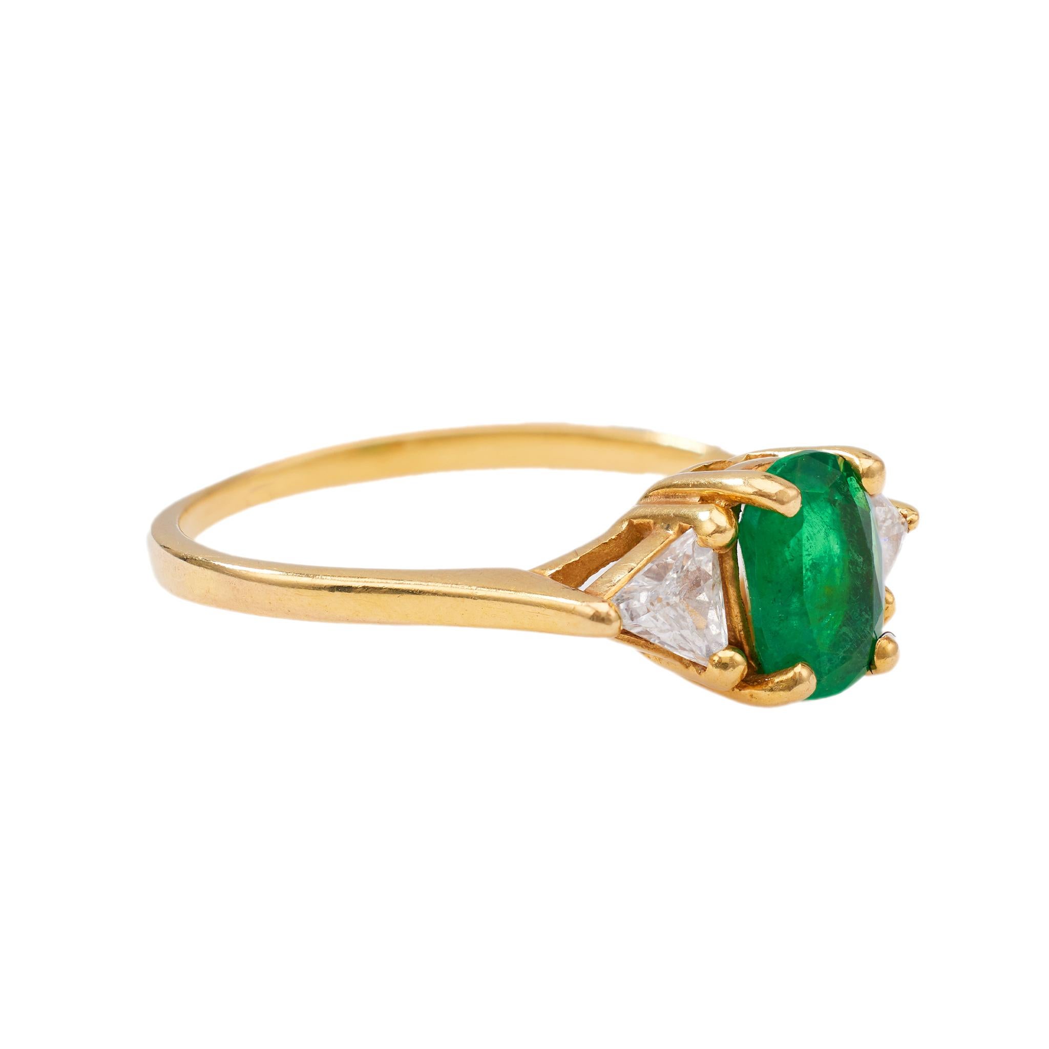 Women's or Men's Vintage Emerald Diamond 18k Yellow Gold Ring For Sale
