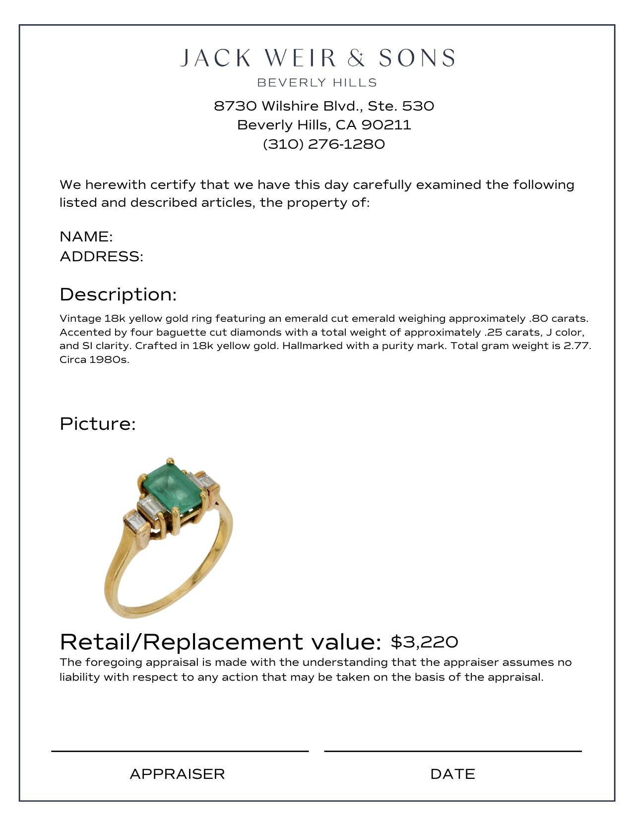 Vintage emerald diamond 18k yellow gold ring In Good Condition For Sale In Beverly Hills, CA