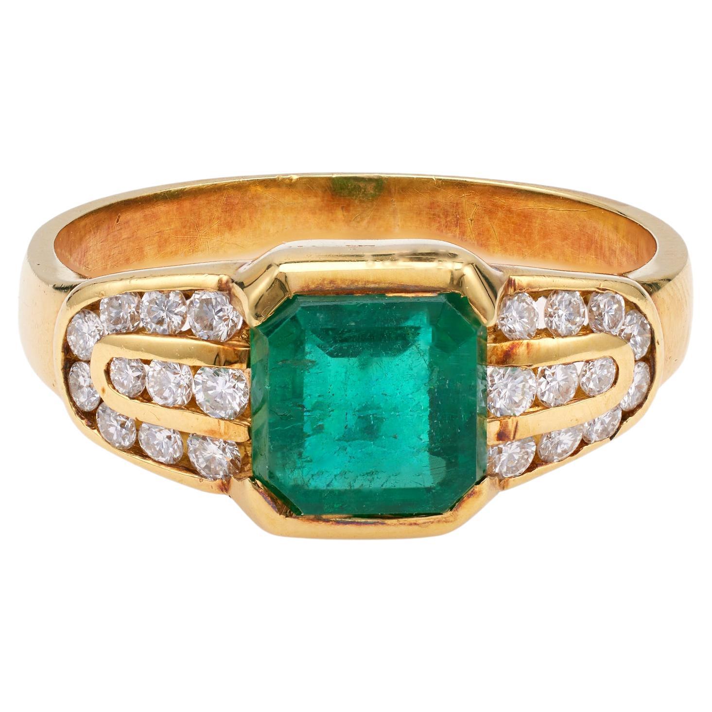 Vintage Emerald Diamond 18k Yellow Gold Ring For Sale