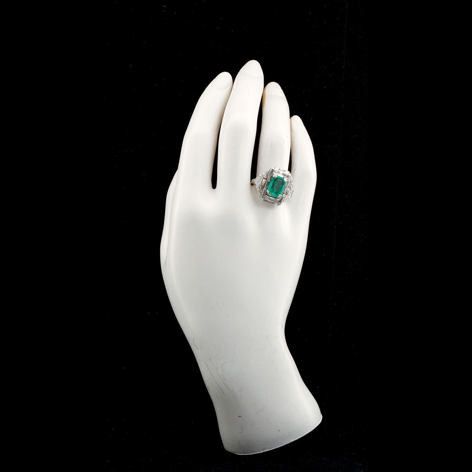 Vintage Emerald Diamond Baguette Ring 4.00 Carat Emerald In Good Condition In Lakewood, NJ