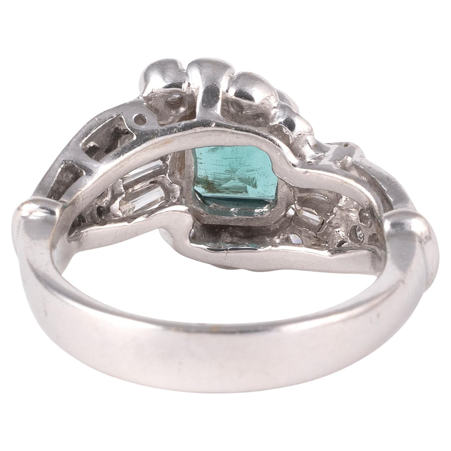 Vintage Smaragd & Diamant Cluster Verlobungsring (Retro) im Angebot