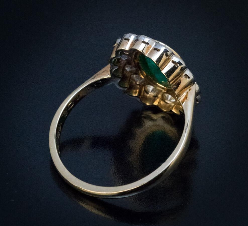 Vintage Emerald Diamond Engagement Ring In Excellent Condition In Chicago, IL