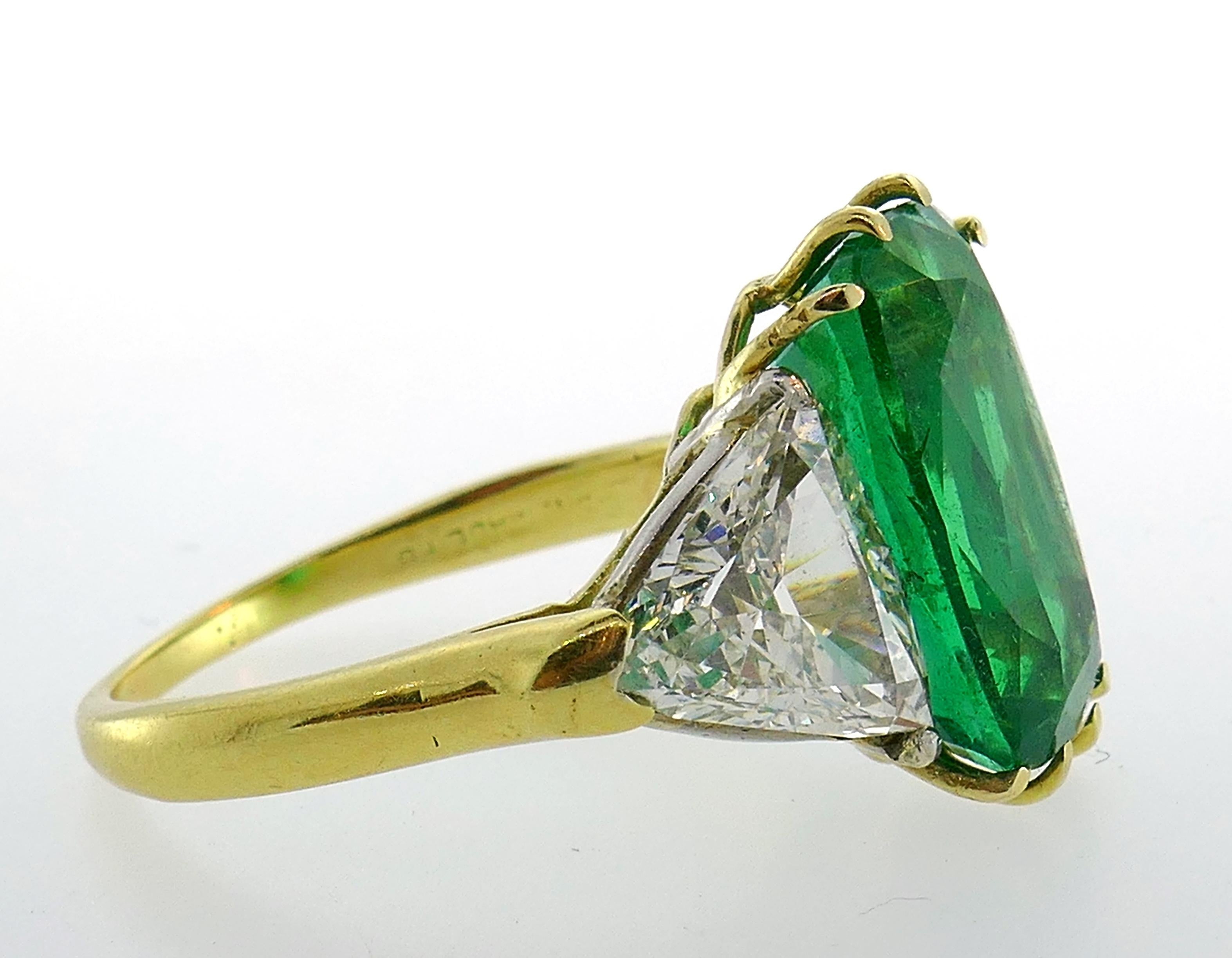 Vintage Emerald Diamond Gold Three-Stone Ring 5
