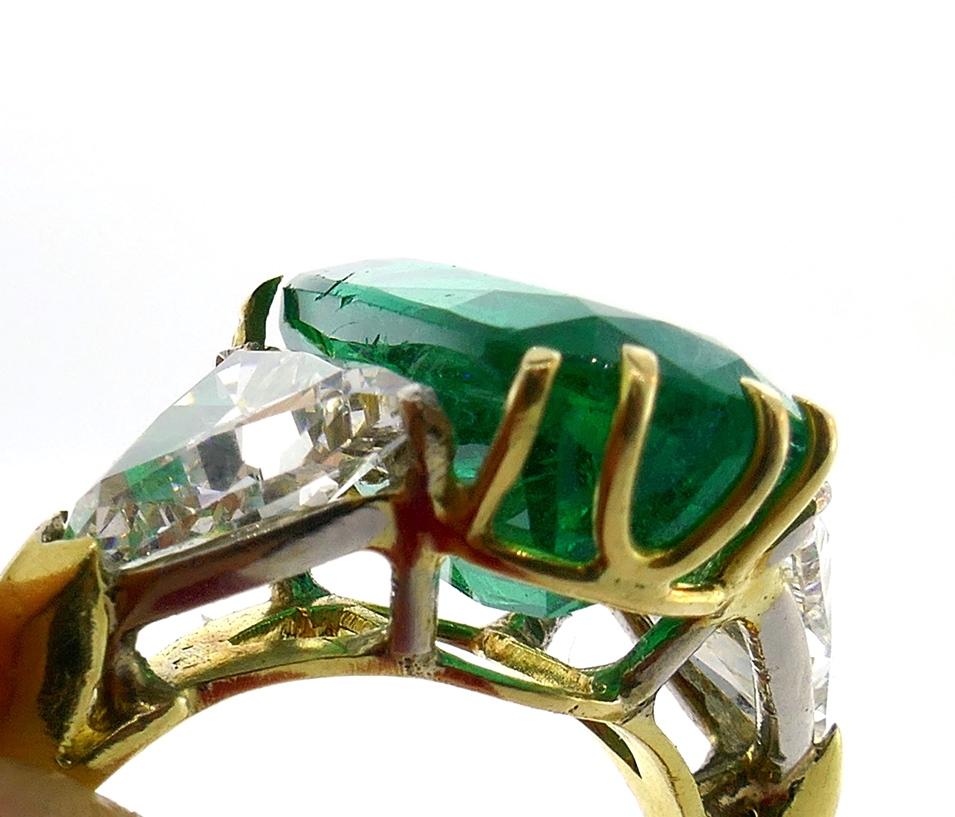 Vintage Emerald Diamond Gold Three-Stone Ring 7
