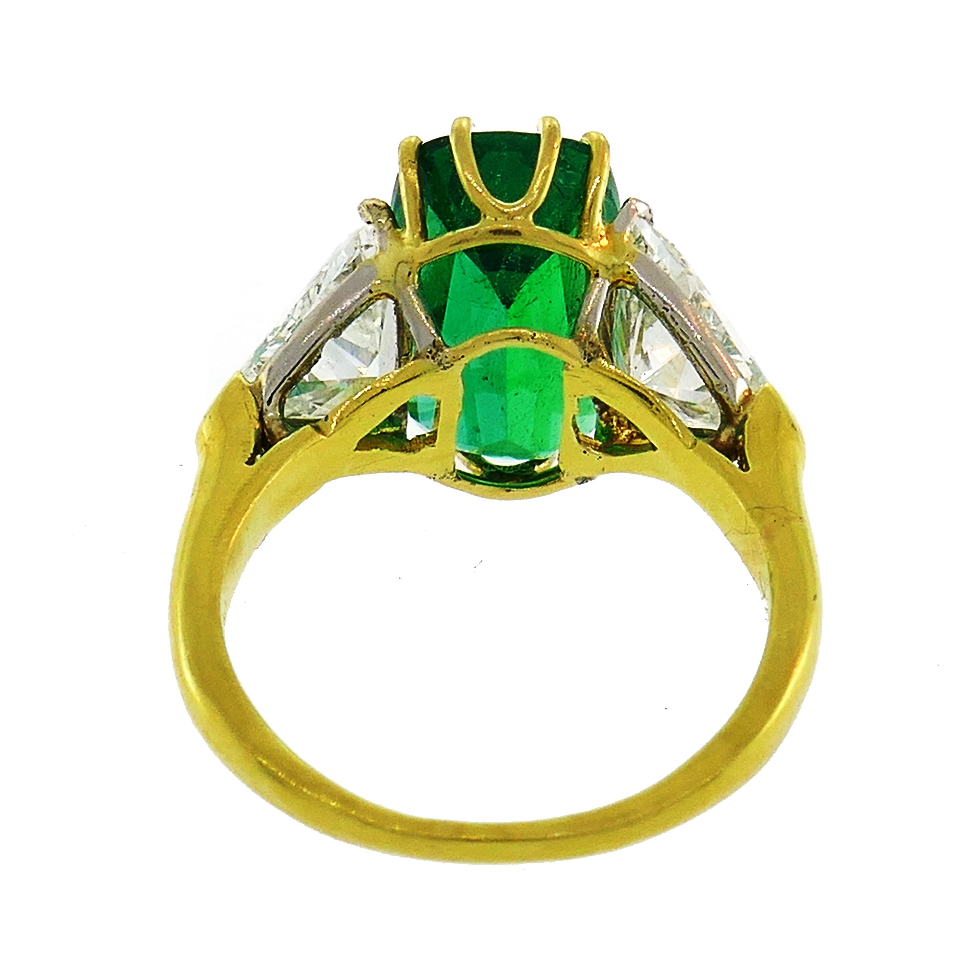 Vintage Emerald Diamond Gold Three-Stone Ring 1