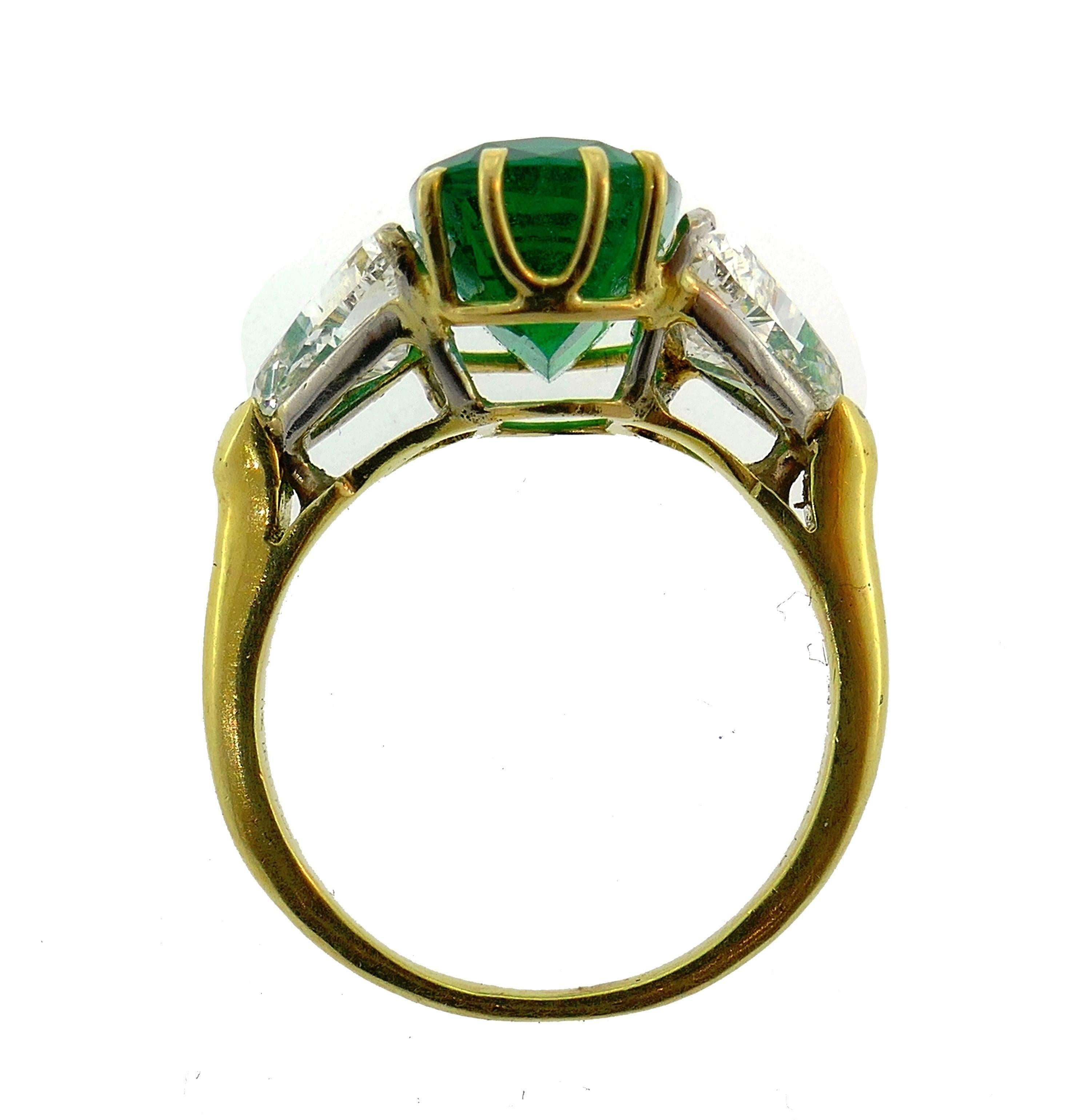 Vintage Emerald Diamond Gold Three-Stone Ring 2