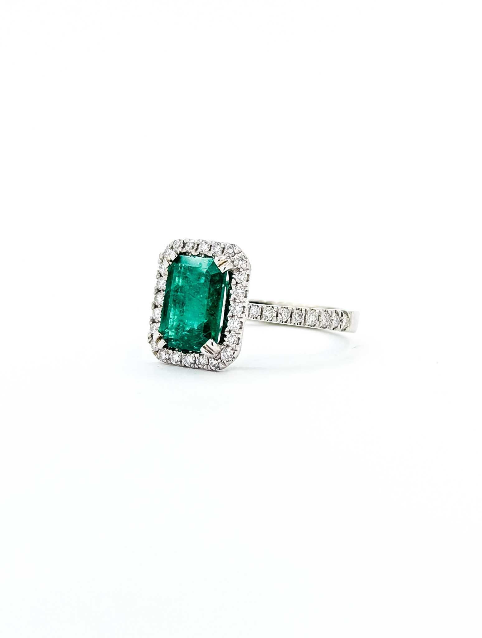 Vintage Emerald Diamond Halo Ring in 14k White Gold For Sale 4