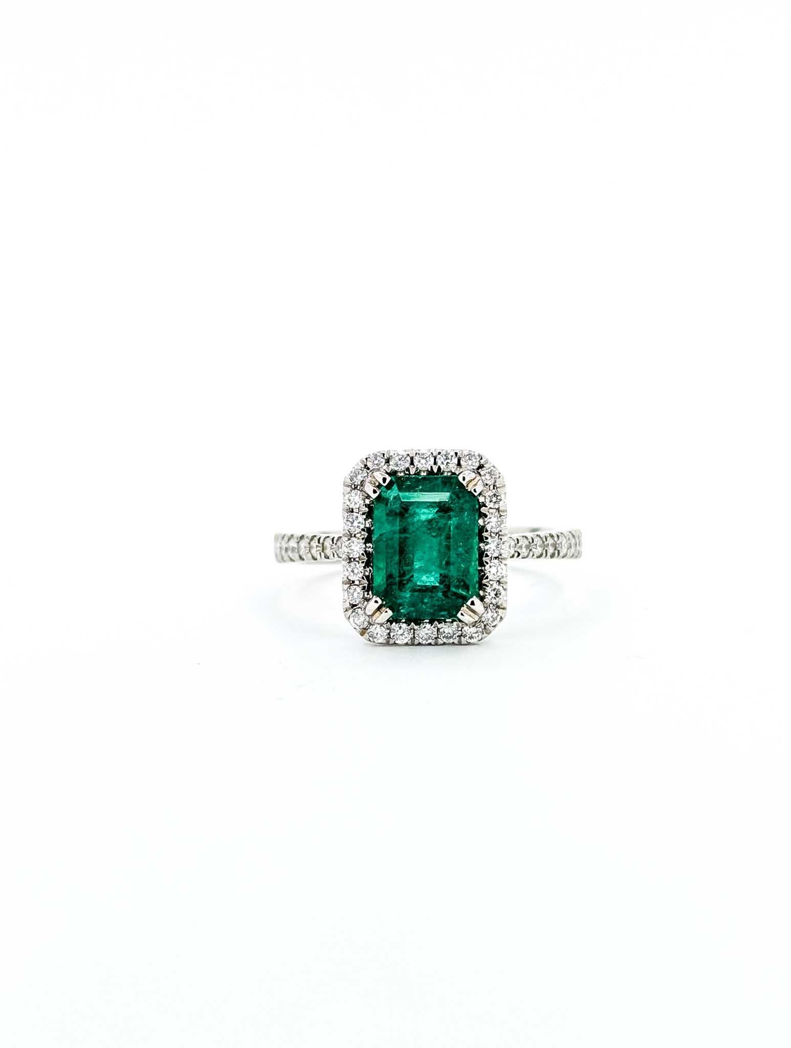 Vintage Emerald Diamond Halo Ring in 14k White Gold For Sale 5