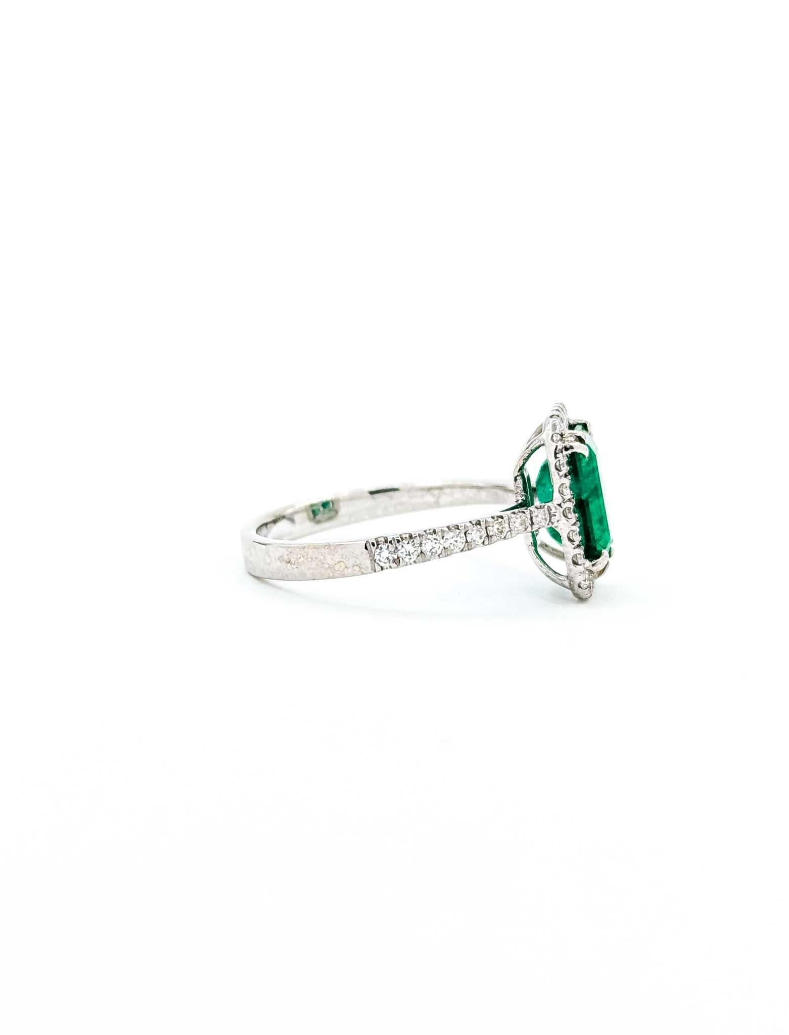 Vintage Emerald Diamond Halo Ring in 14k White Gold For Sale 1