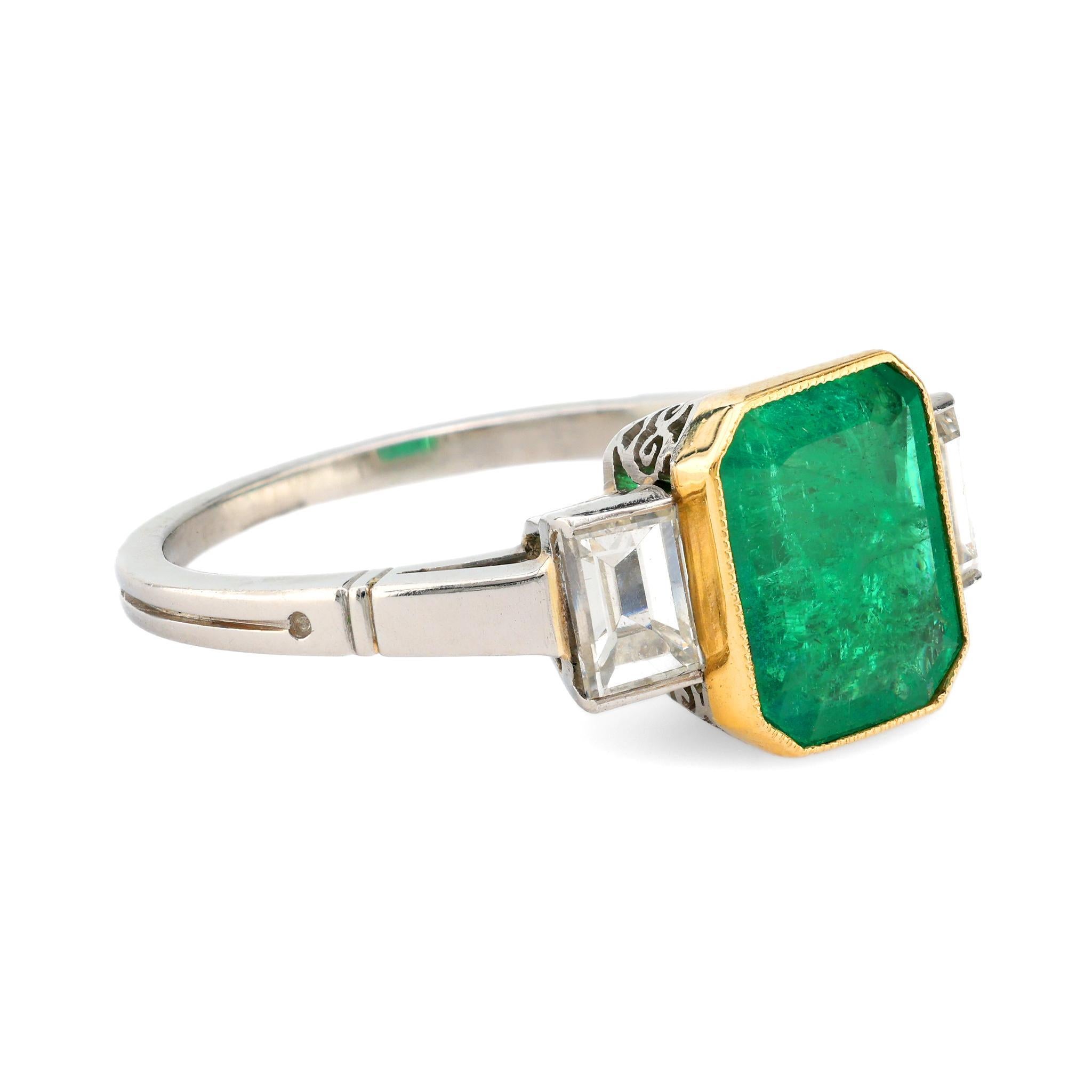 Modern Vintage emerald diamond platinum and 18k yellow gold ring For Sale