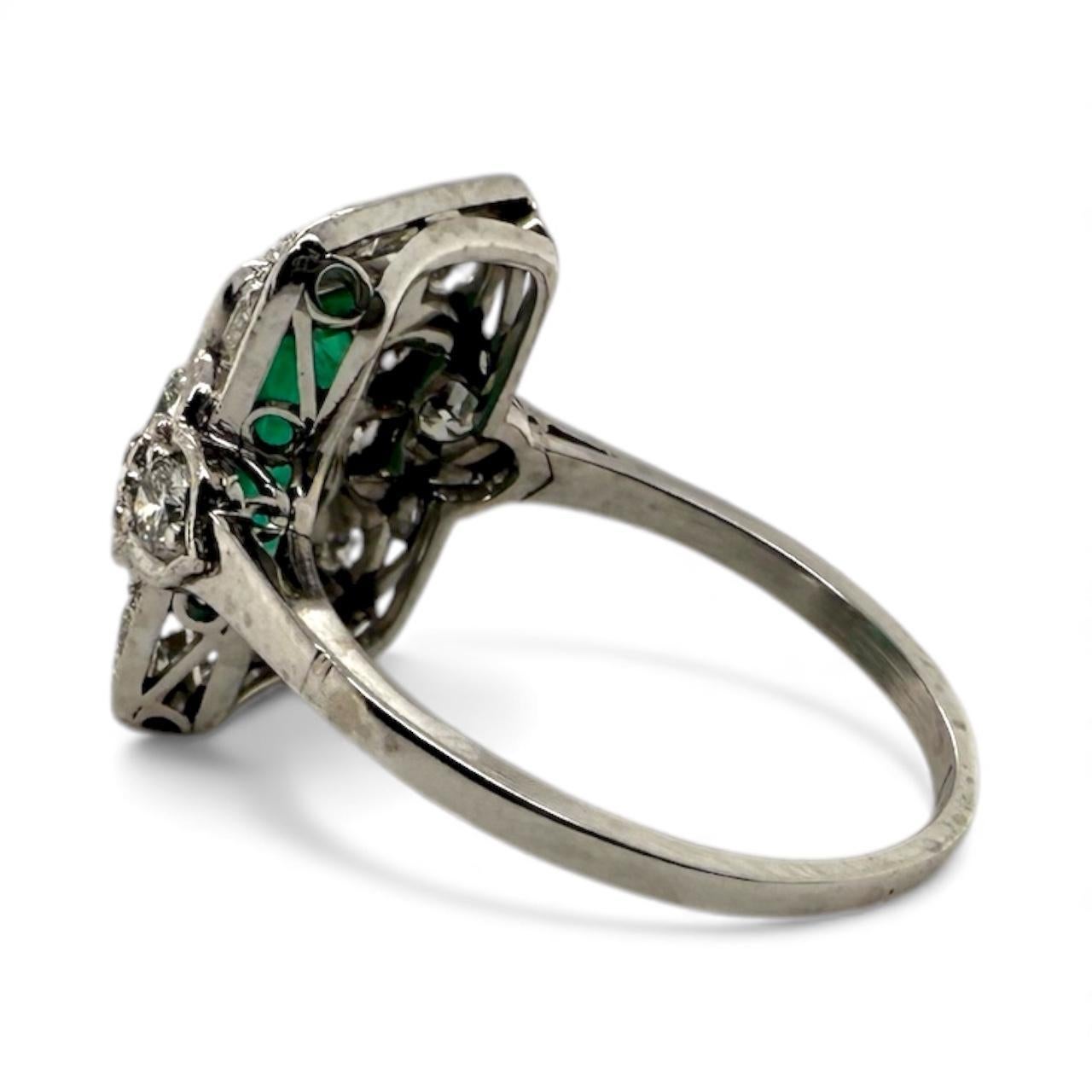 Anello da cocktail in platino con smeraldo e diamante vintage GIA in vendita 2