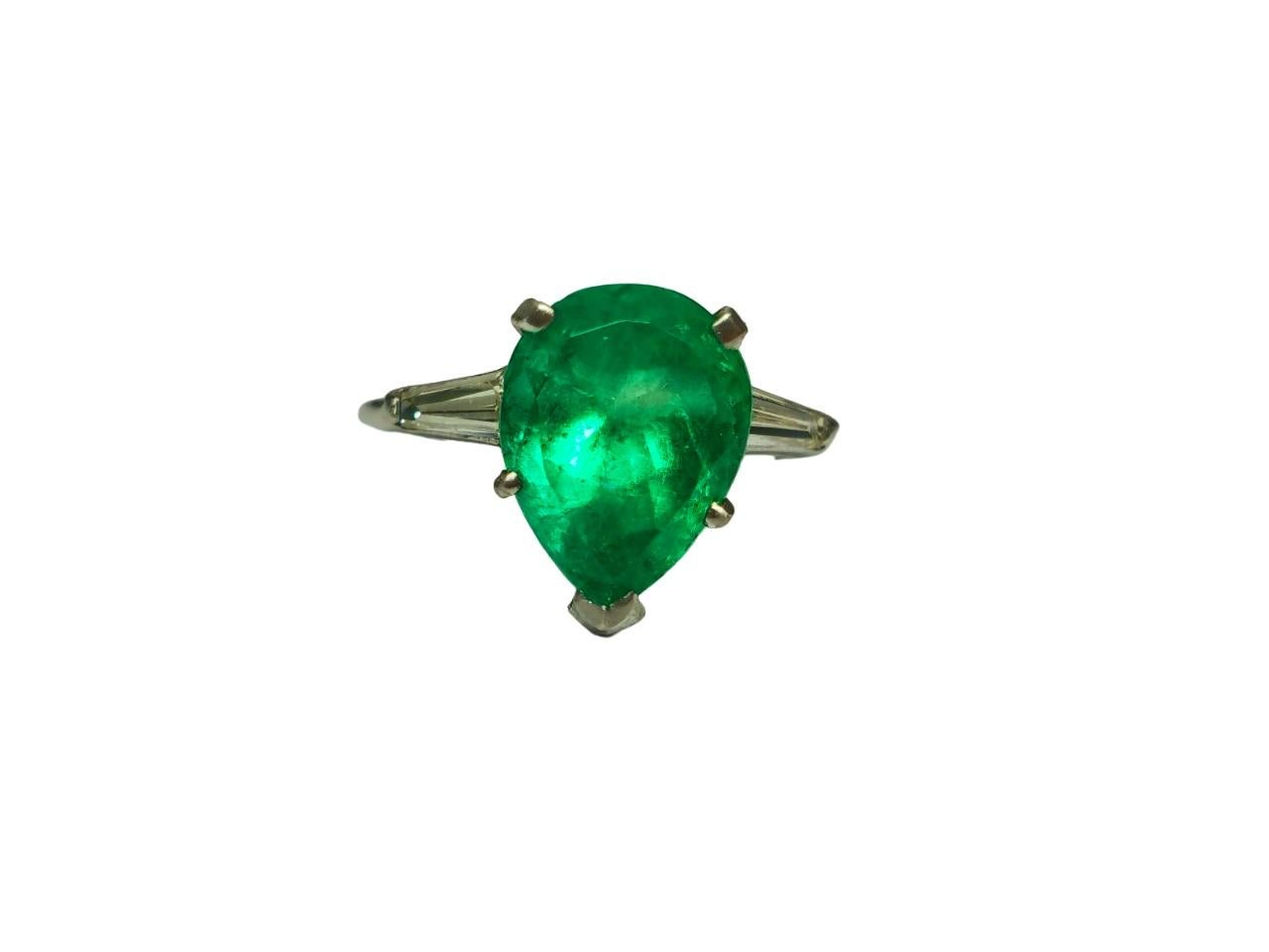 Medieval Vintage Emerald & Diamond Platinum Ring (Certified) For Sale