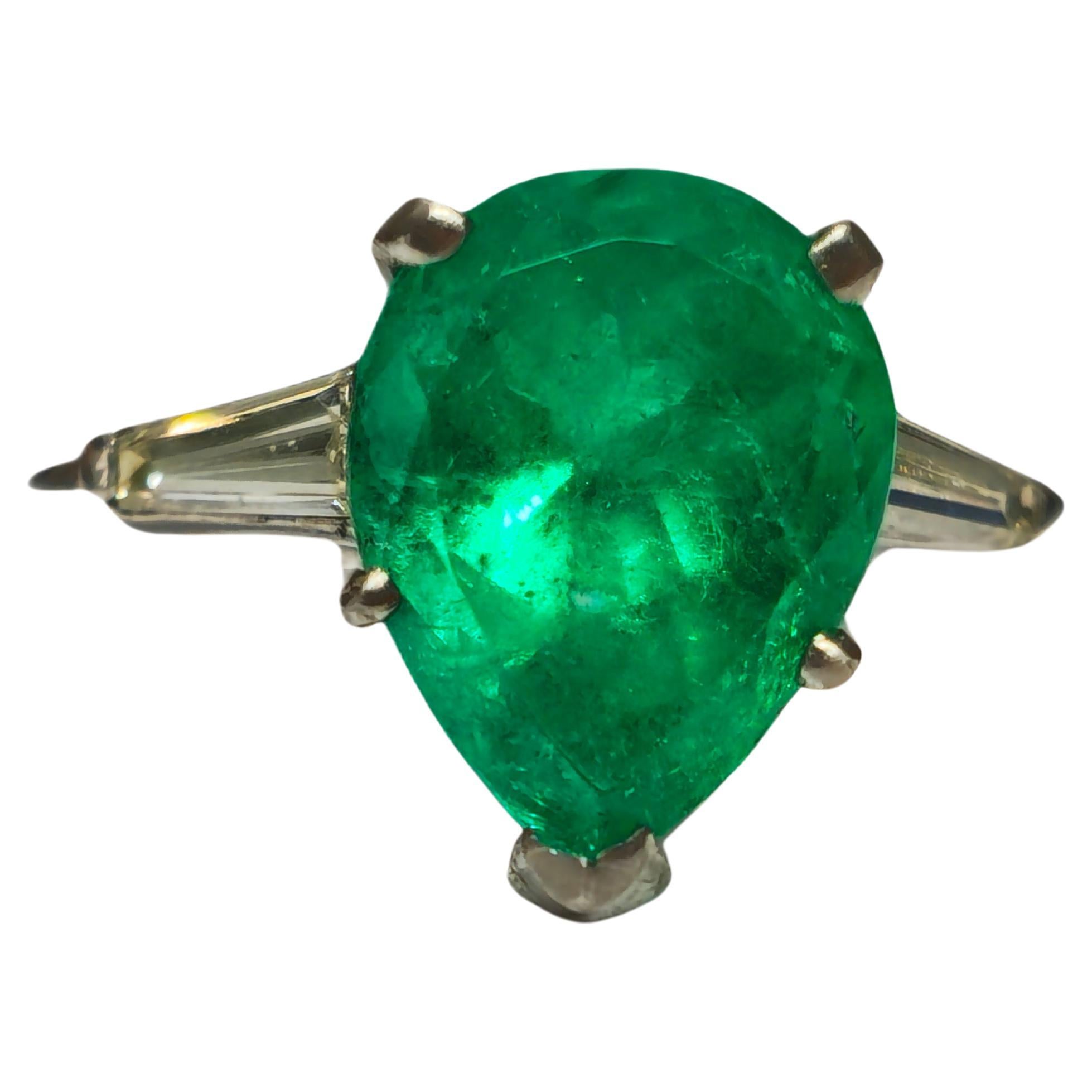 Vintage Emerald & Diamond Platinum Ring (Certified) For Sale