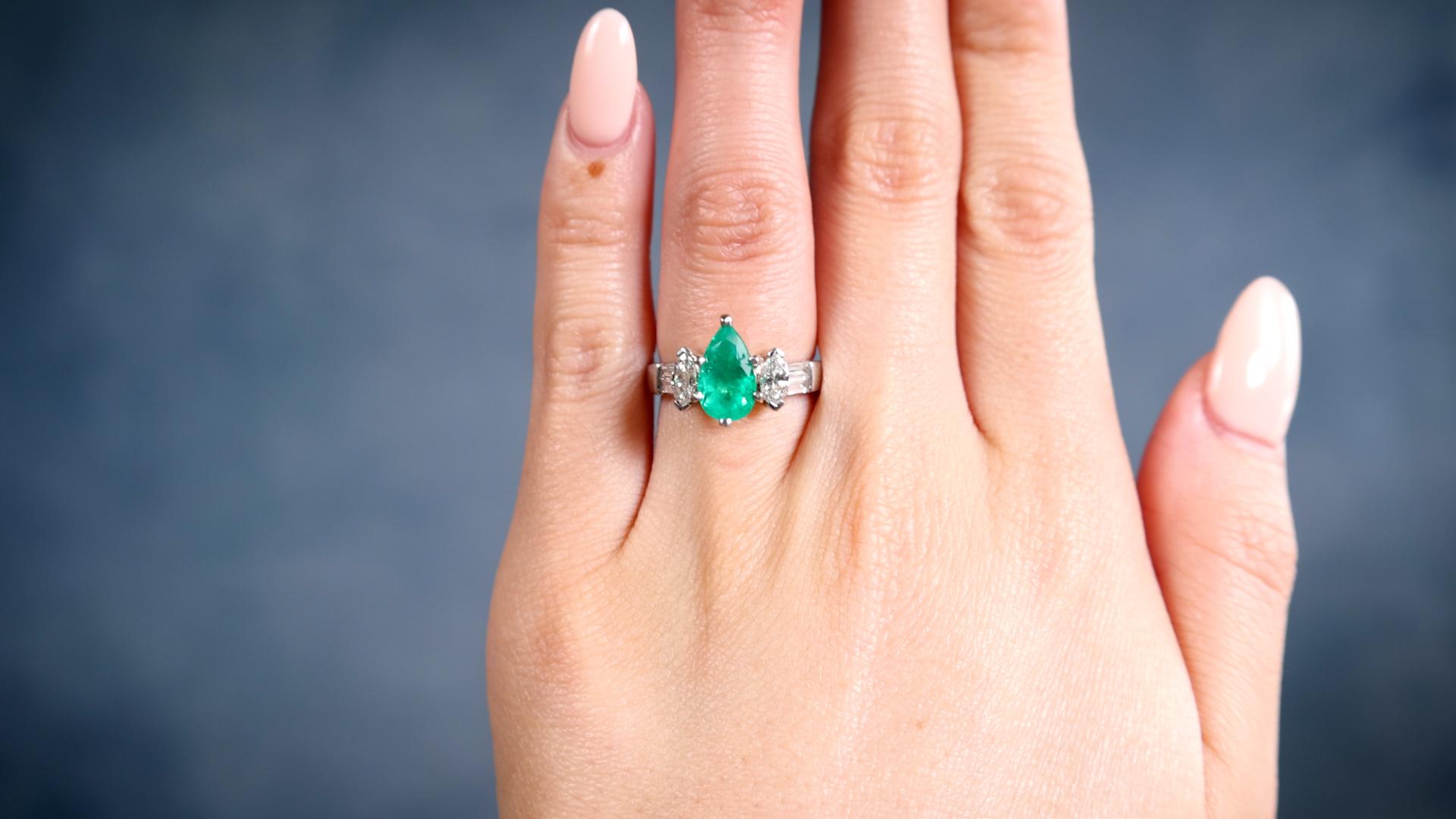Brilliant Cut Vintage Emerald Diamond Platinum Ring For Sale