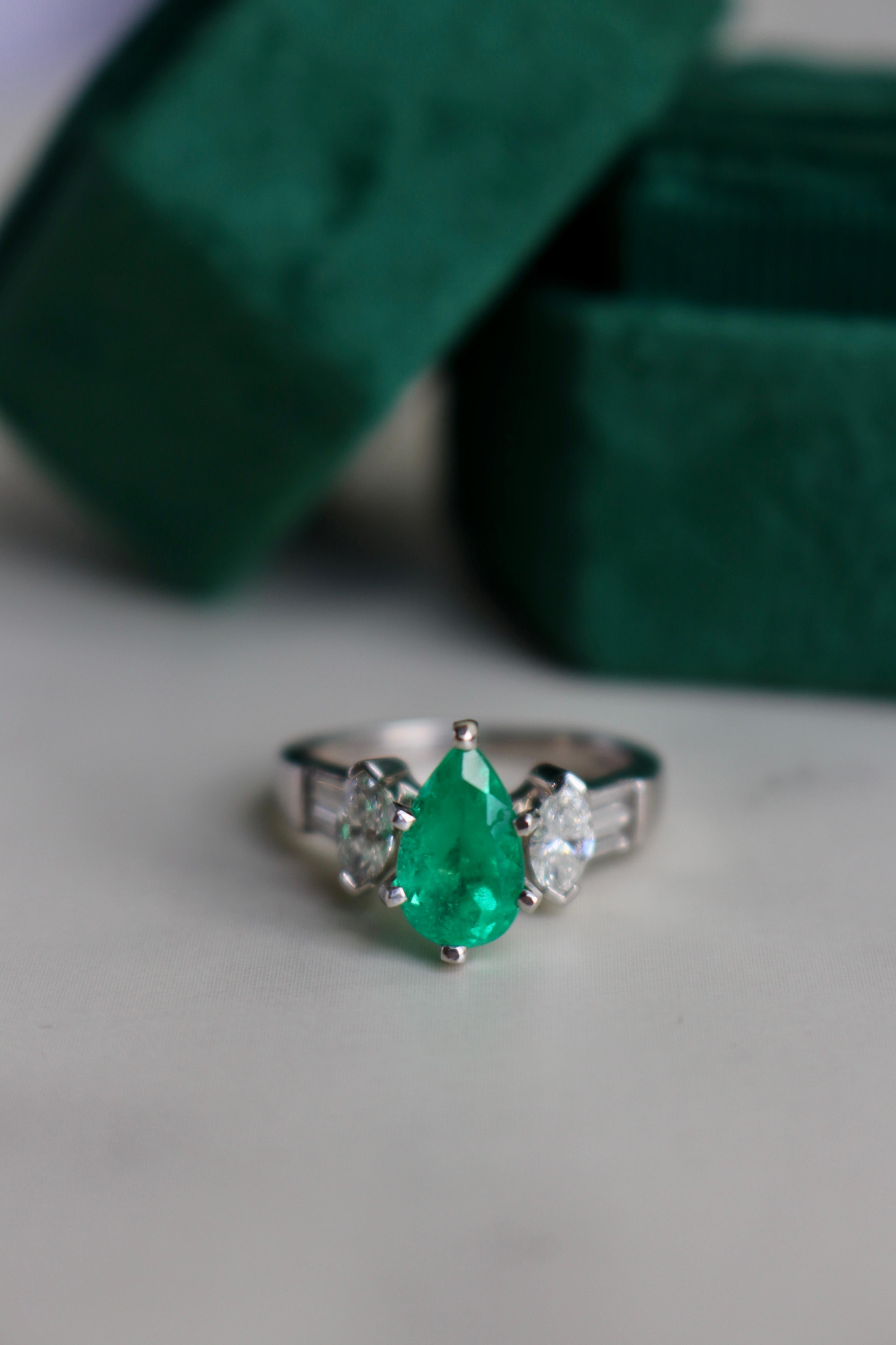 Vintage Emerald Diamond Platinum Ring 1