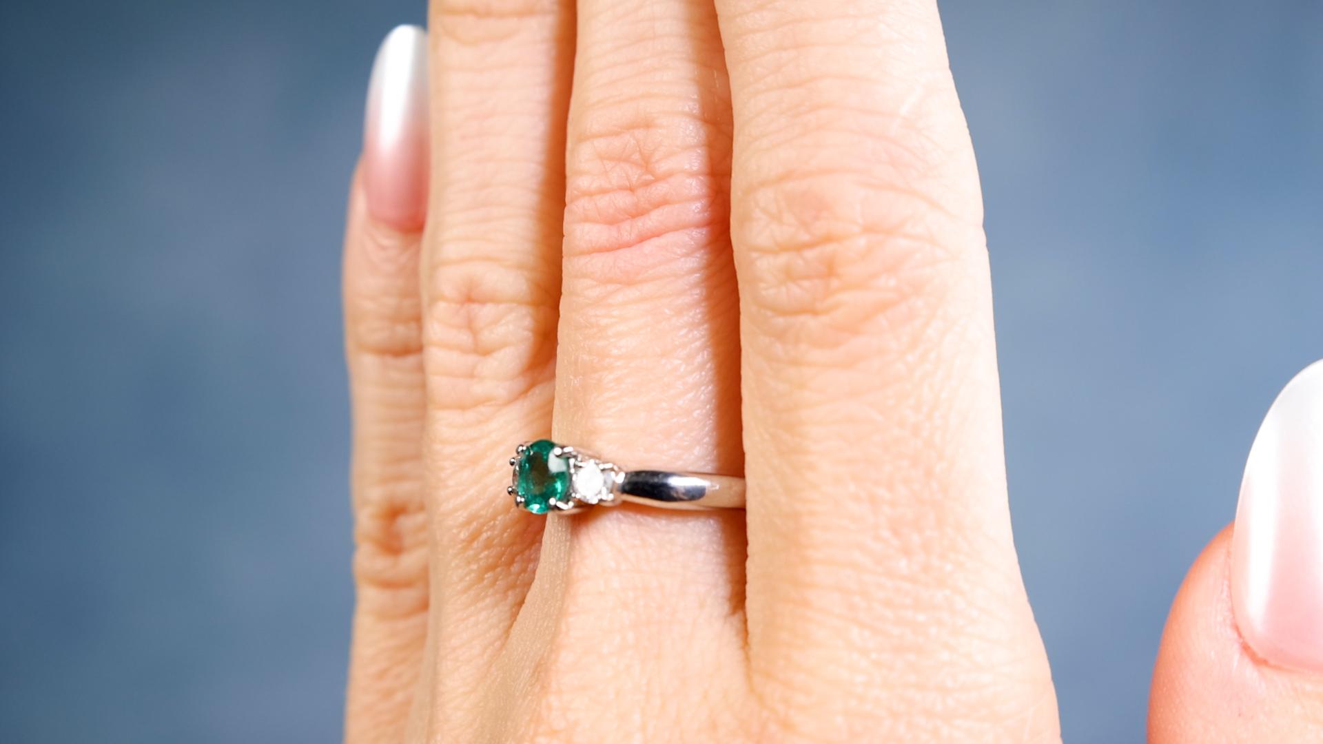 Brilliant Cut Vintage Emerald Diamond Platinum Three Stone Ring For Sale