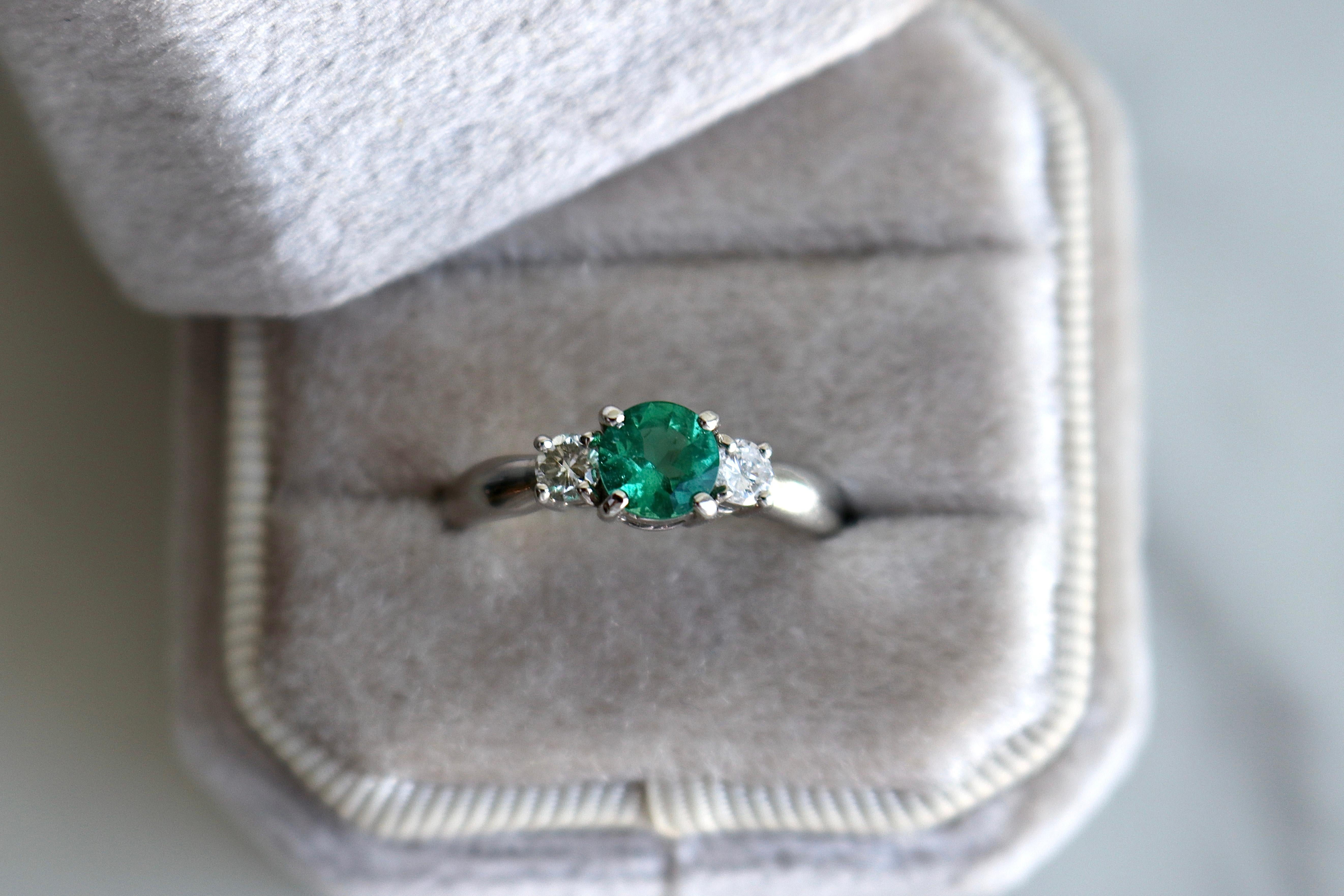 Women's or Men's Vintage Emerald Diamond Platinum Three Stone Ring For Sale