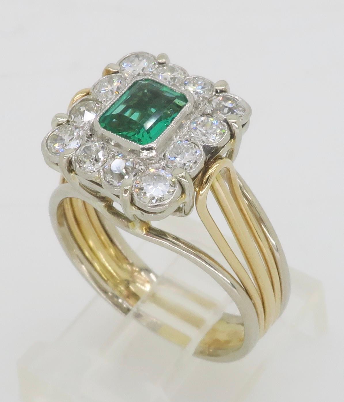 Vintage-Ring mit Smaragd und Diamant aus Platin und 18 Karat Gold, gefertigt  im Angebot 5
