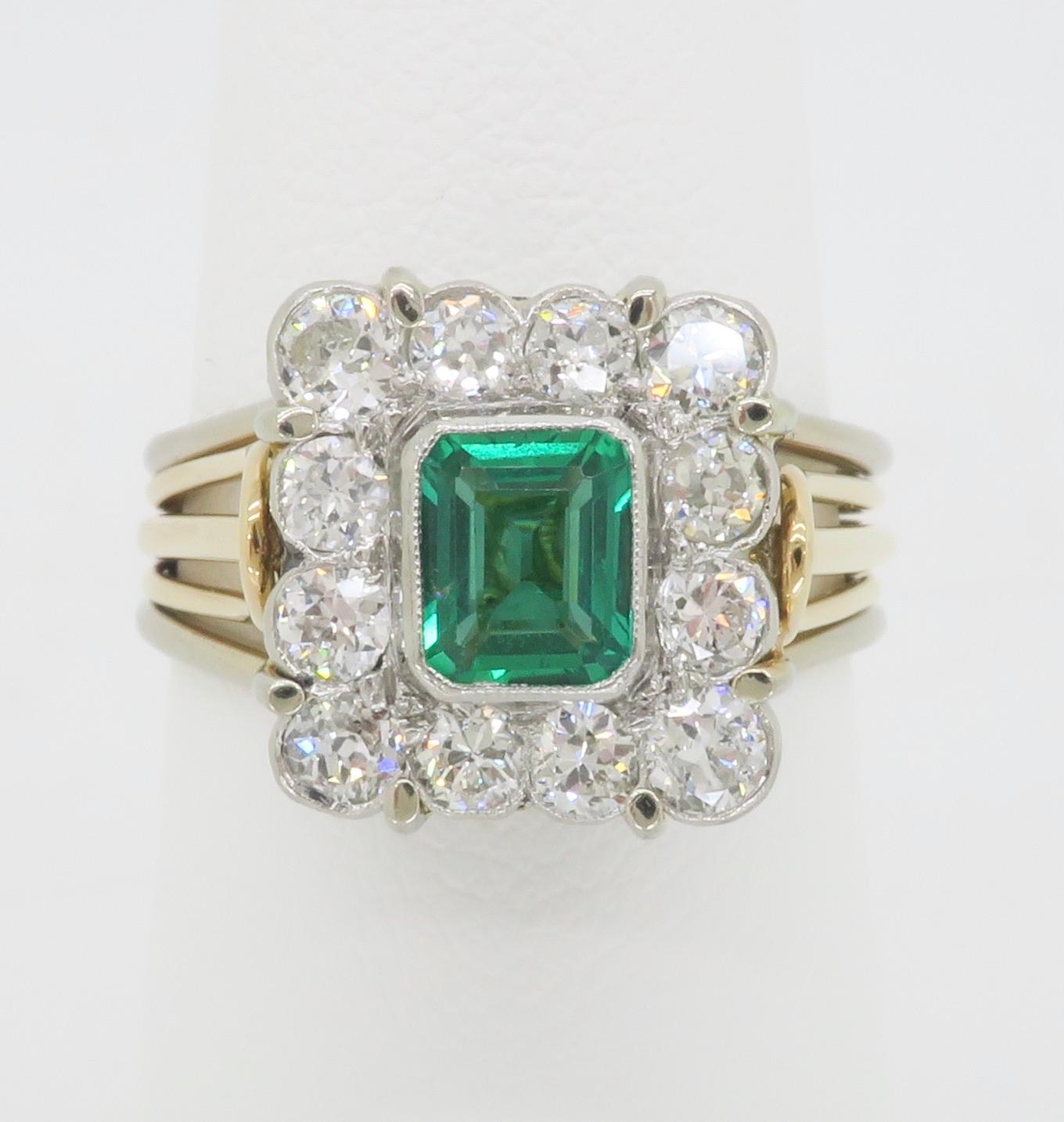 Vintage-Ring mit Smaragd und Diamant aus Platin und 18 Karat Gold, gefertigt  (Smaragdschliff) im Angebot