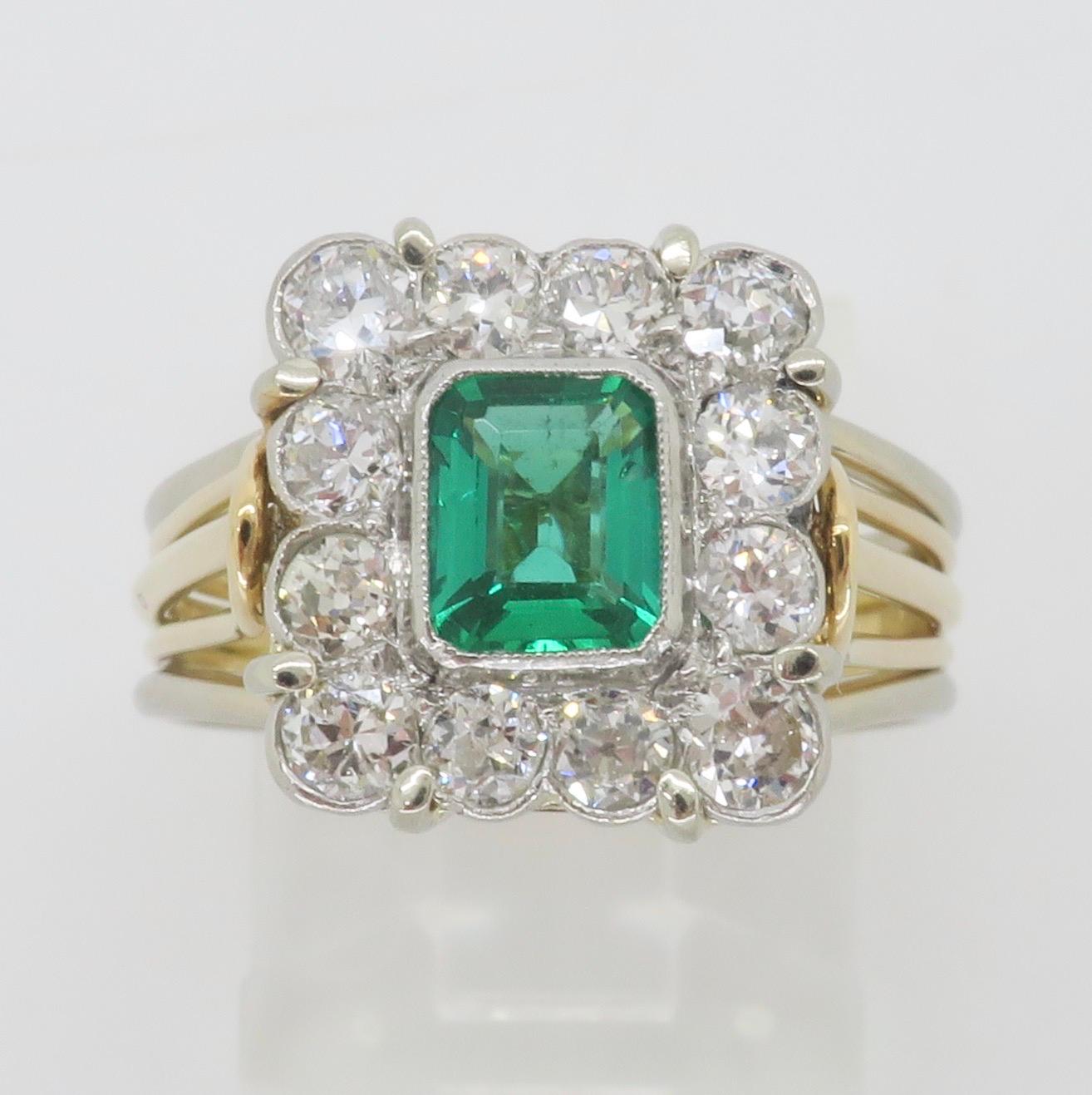 Vintage-Ring mit Smaragd und Diamant aus Platin und 18 Karat Gold, gefertigt  im Angebot 3