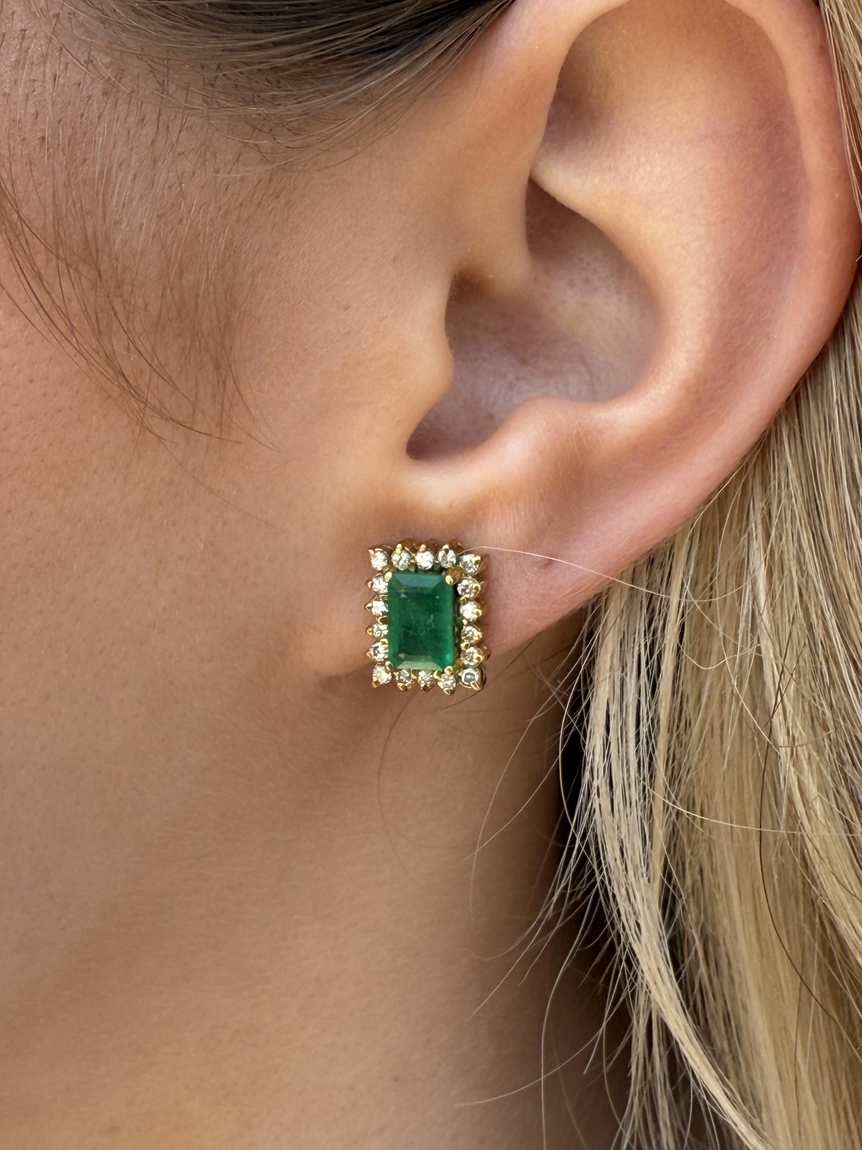 Vintage Smaragd & Diamant-Ohrstecker 14K Gelbgold (Zeitgenössisch) im Angebot