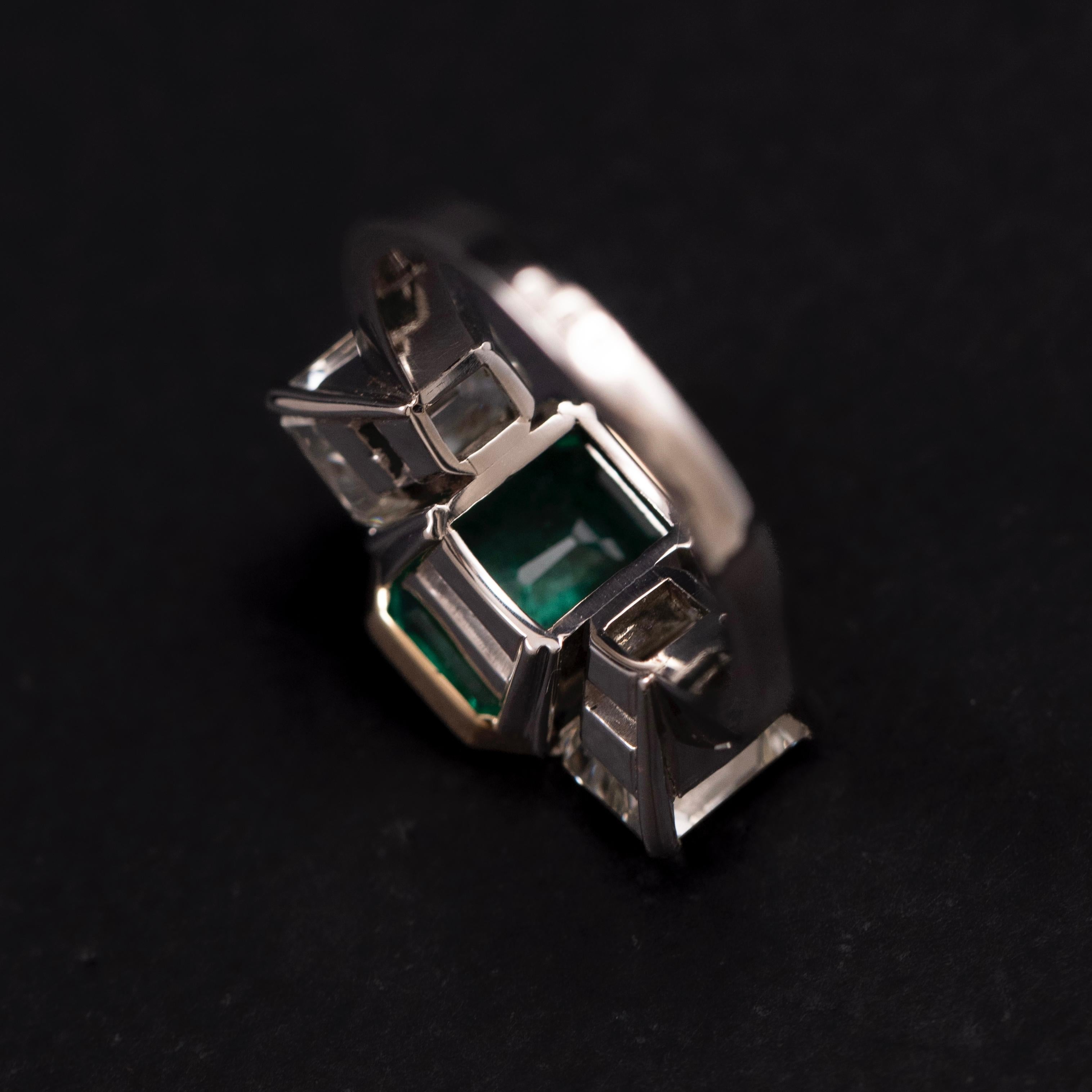 Vintage Emerald Diamond Three Stone Engagement Ring Platinum Yellow Gold in vendita 6