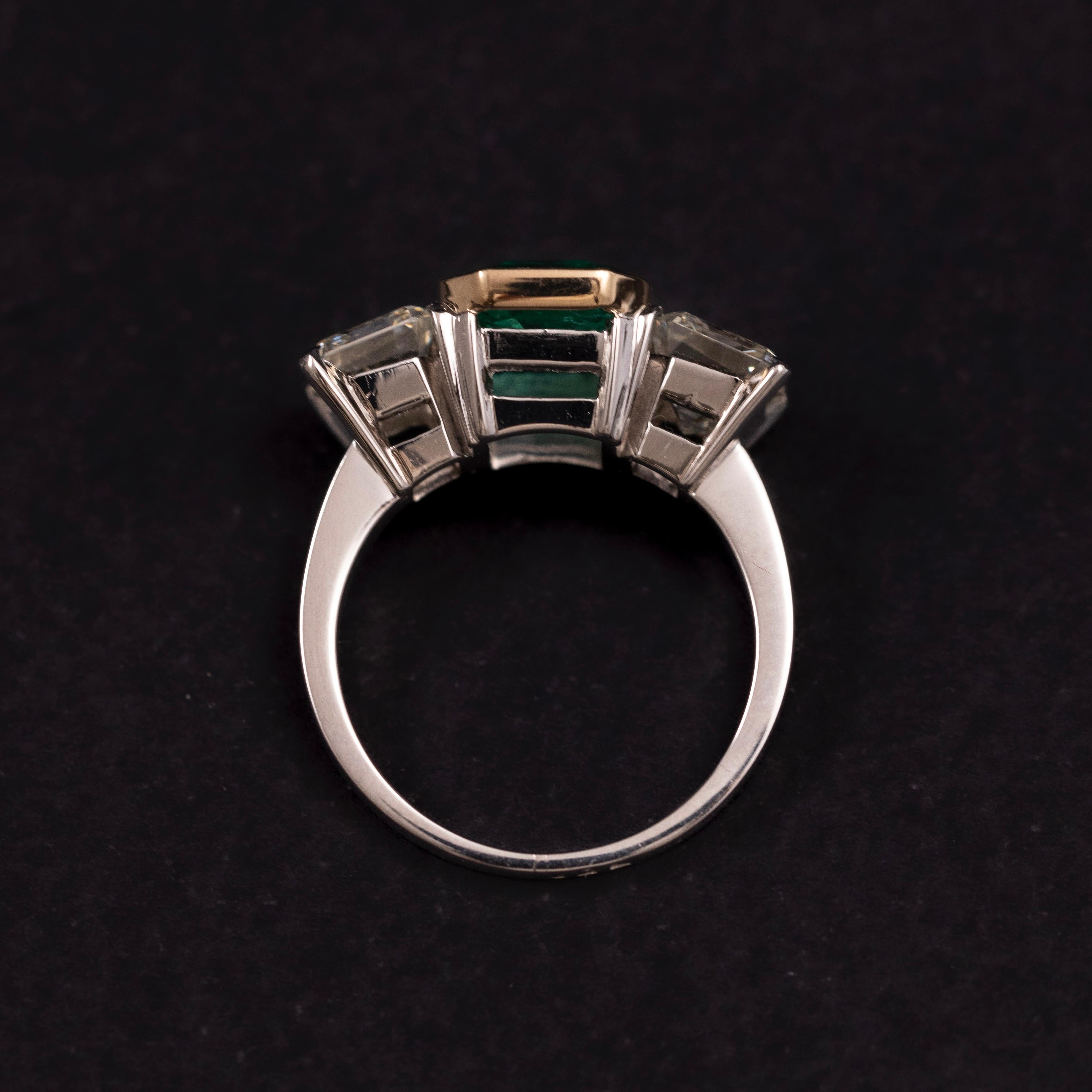Vintage Emerald Diamond Three Stone Engagement Ring Platinum Yellow Gold in vendita 2