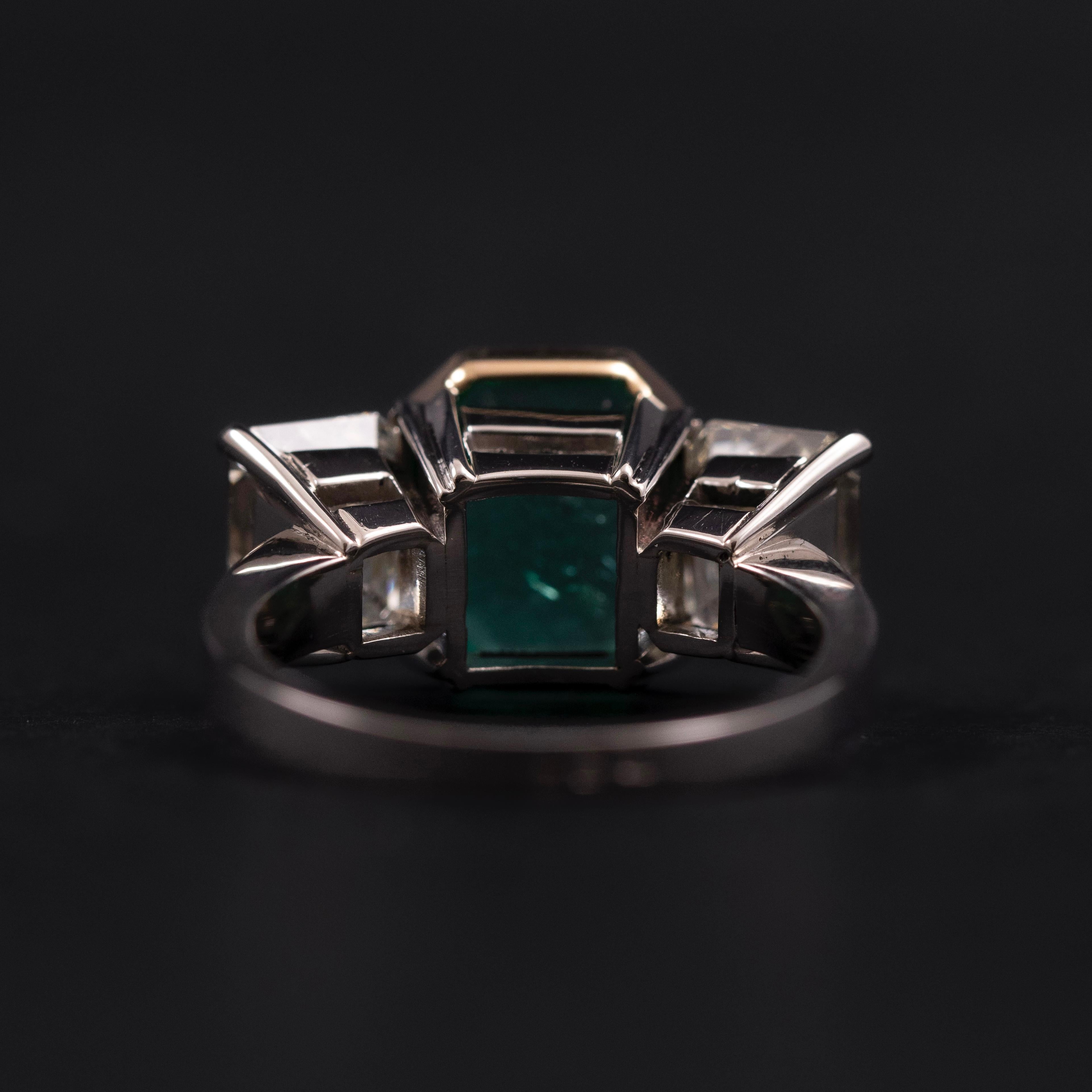 Vintage Emerald Diamond Three Stone Engagement Ring Platinum Yellow Gold in vendita 3