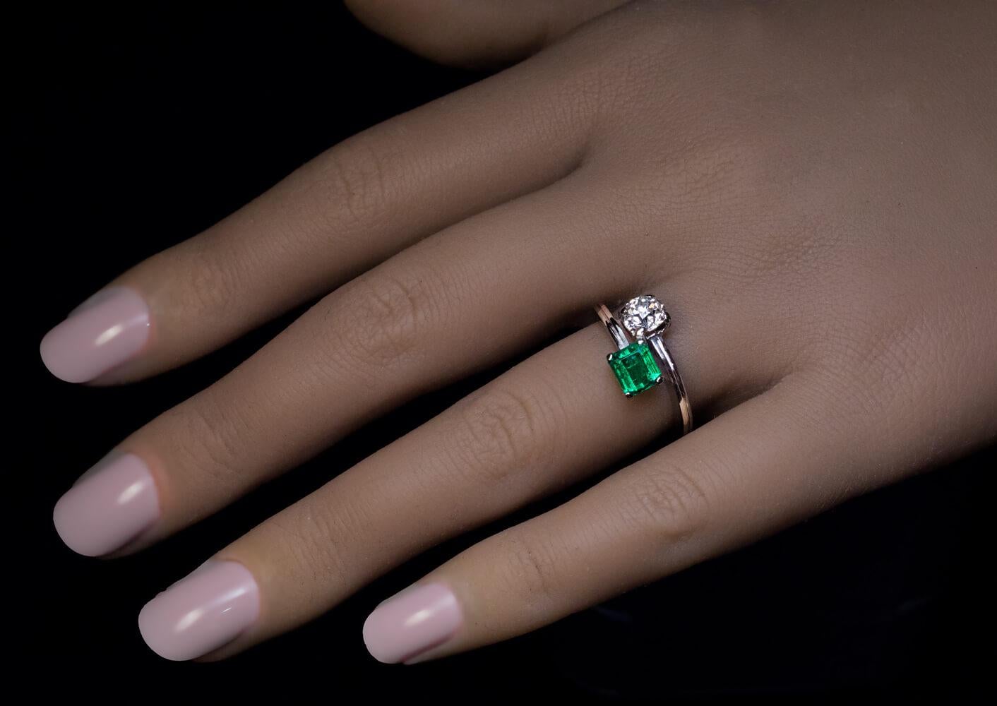 Vintage Emerald Diamond White Gold Bypass Engagement Ring In Excellent Condition For Sale In Chicago, IL