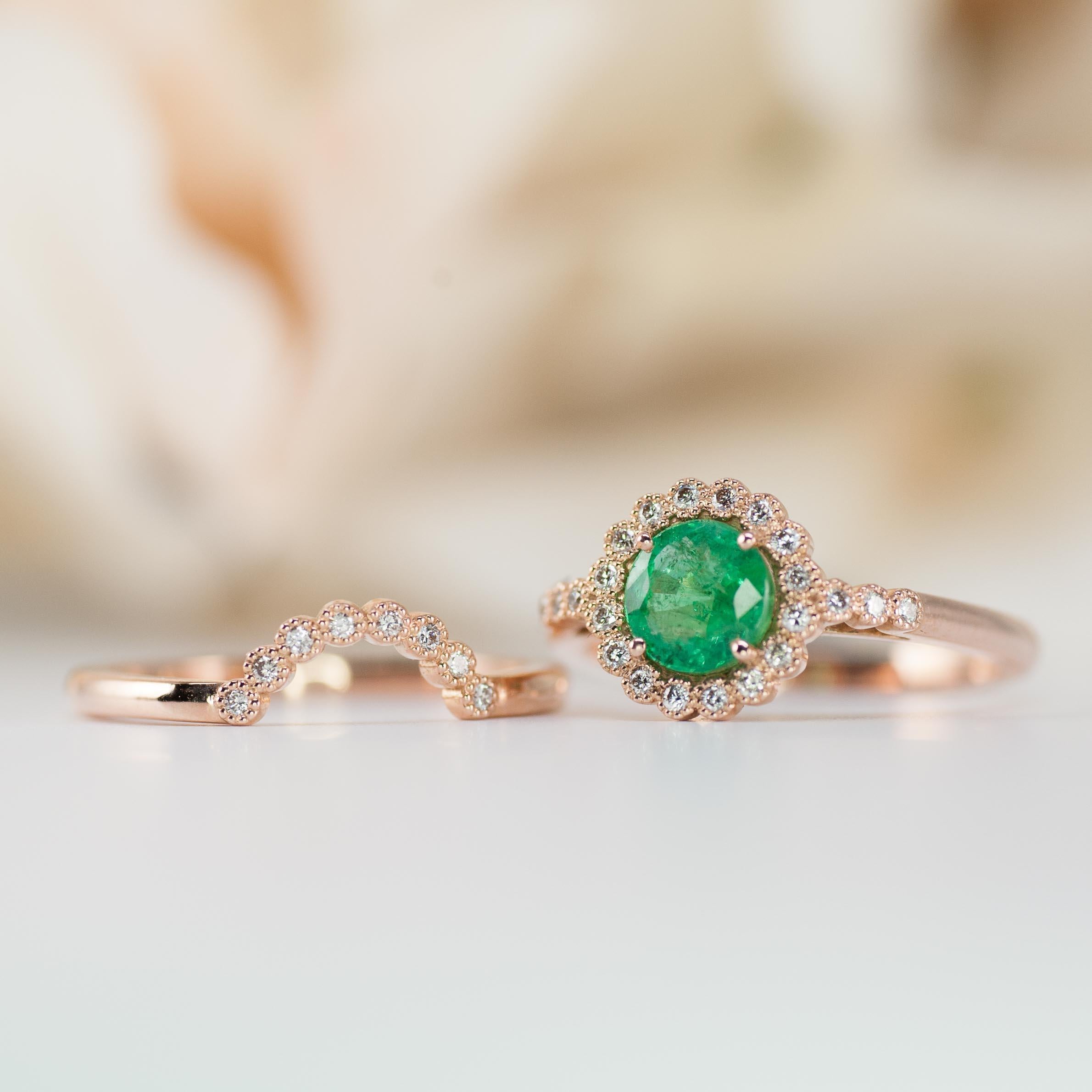 Round Cut Vintage Emerald Engagement Ring, Rose Gold, Halo Engagement Ring For Sale