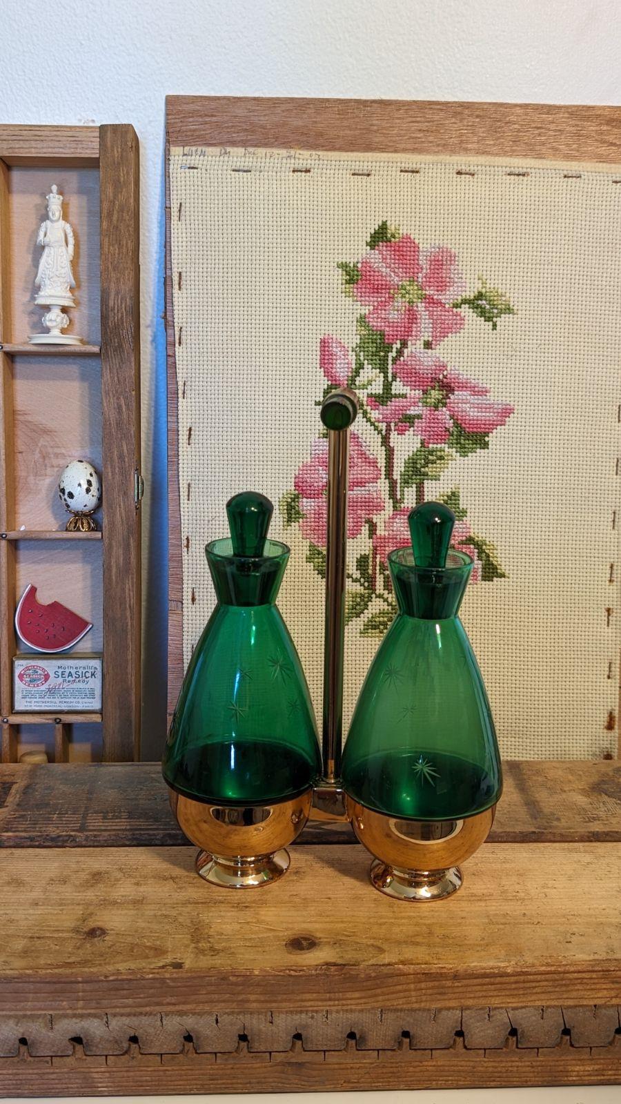 Late 20th Century Vintage Emerald Glo Art Deco mid century modern Glasses set. For Sale