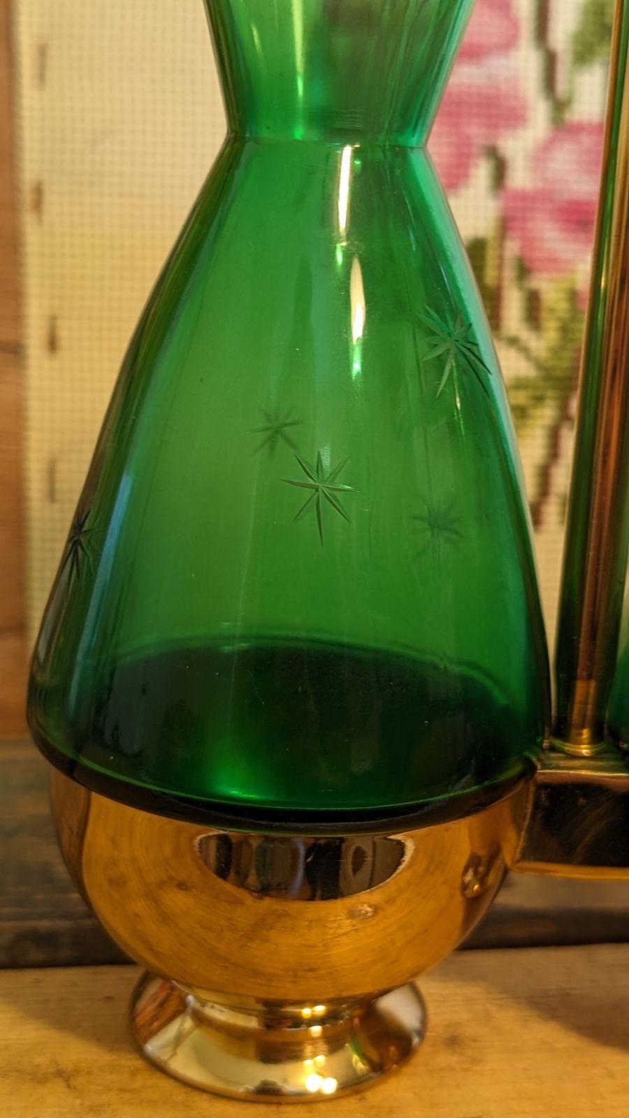 Vintage Emerald Glo Art Deco mid century modern Glasses set. For Sale 3