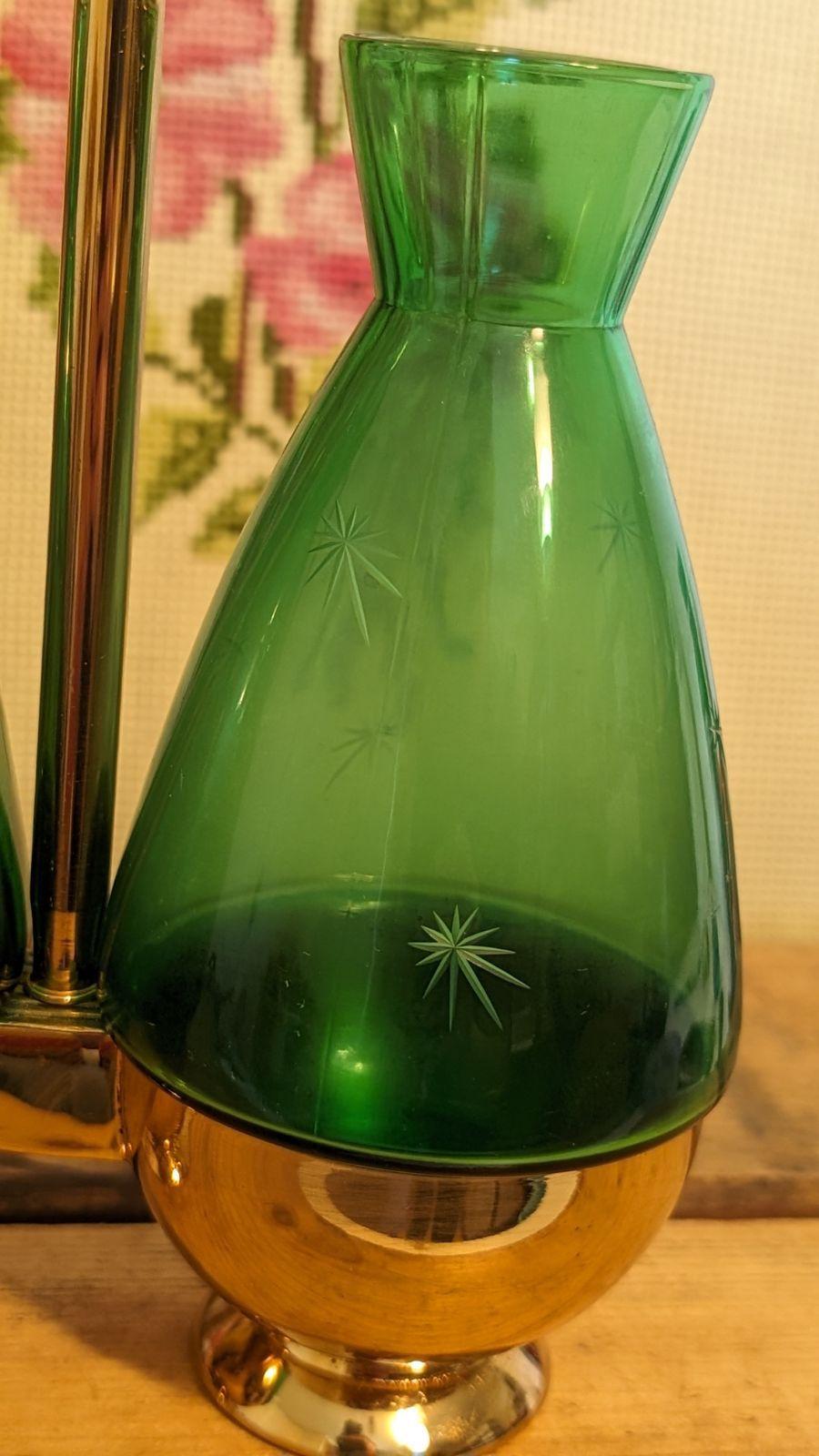 Vintage Emerald Glo Art Deco mid century modern Glasses set. For Sale 4