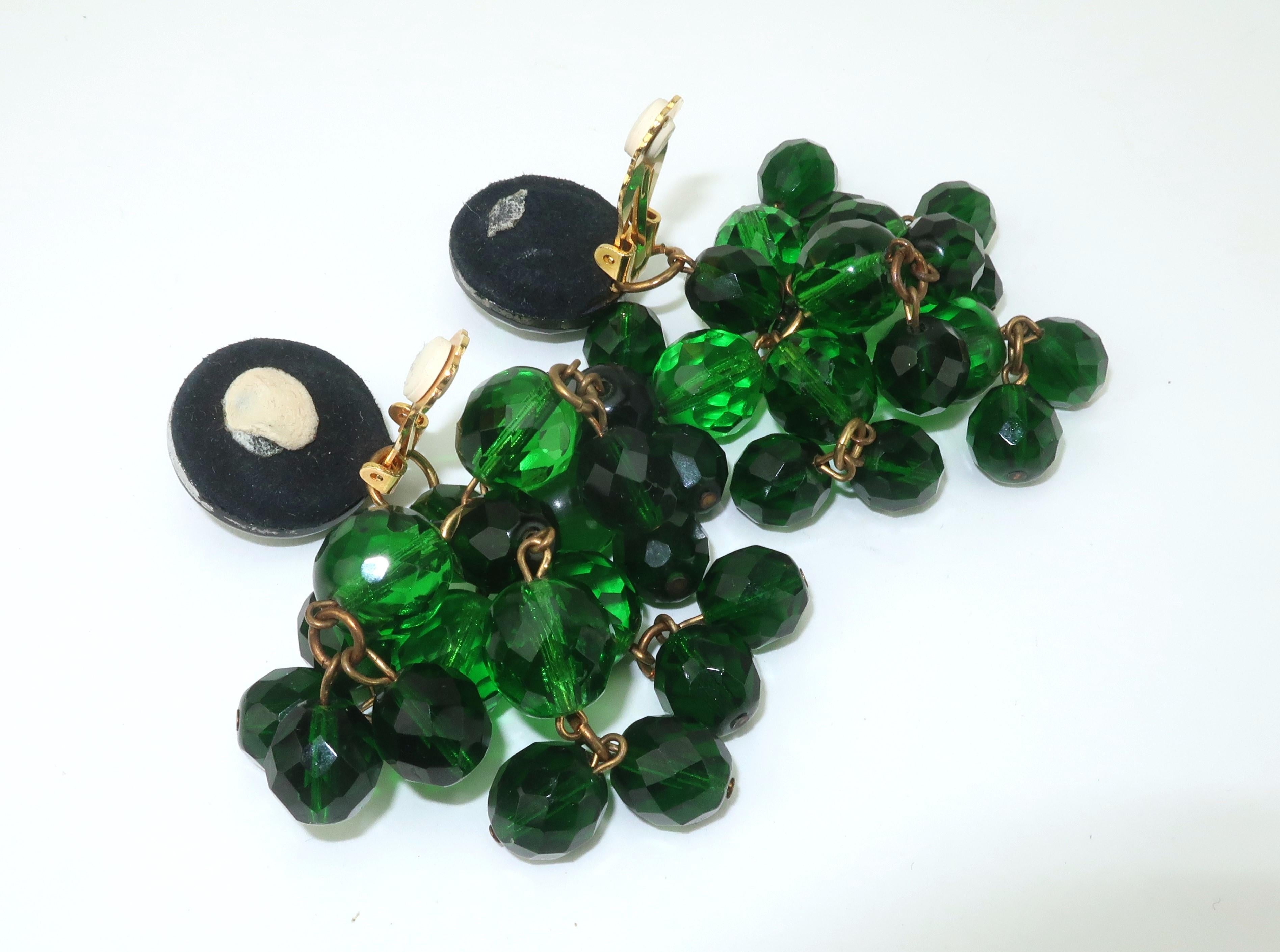 Vintage Emerald Green Acryl Lucite Kronleuchter Ohrringe im Angebot 3