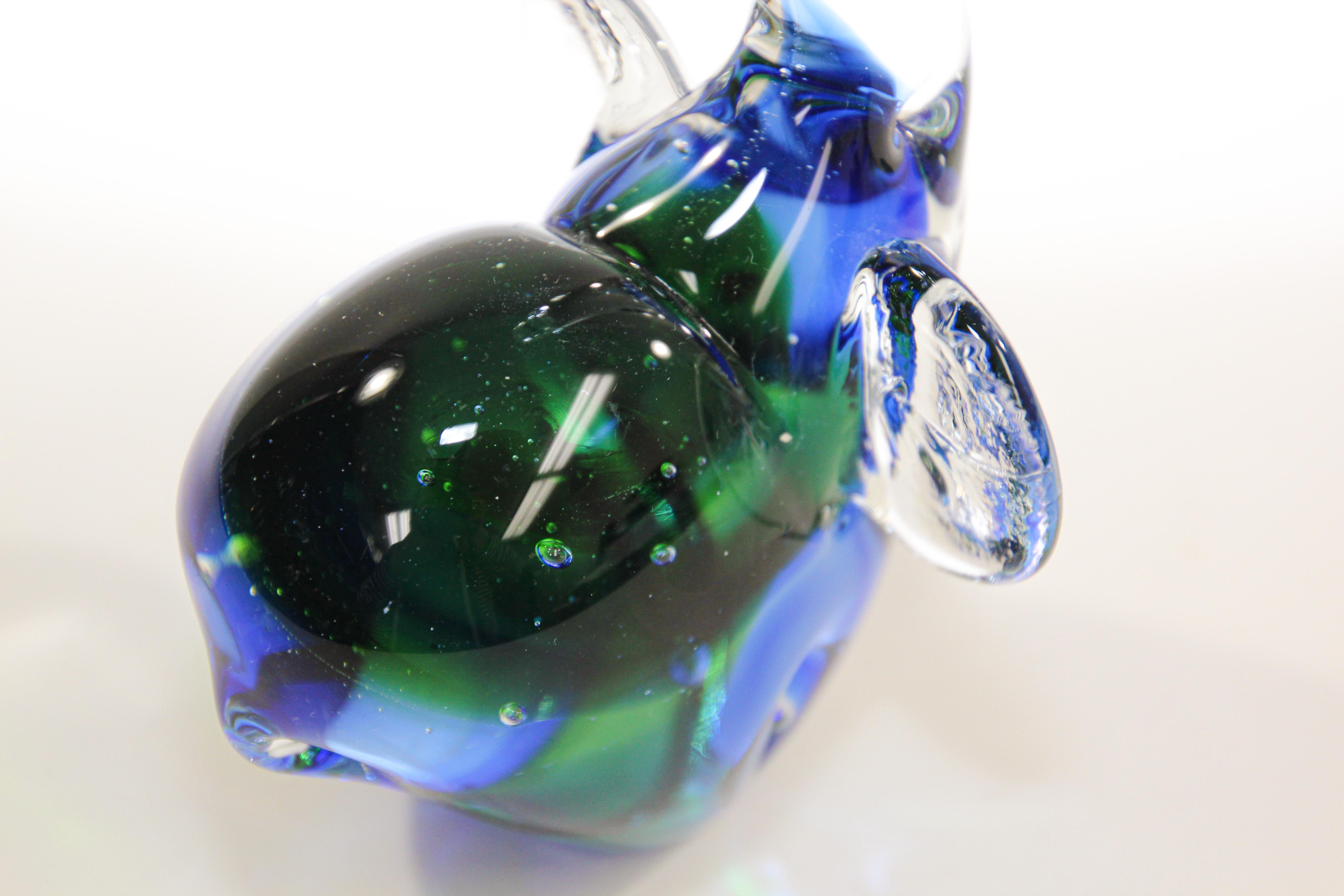 Blown Glass Vintage Emerald Green and Blue Murano Art Glass Elephant Sculpture Paperweight For Sale