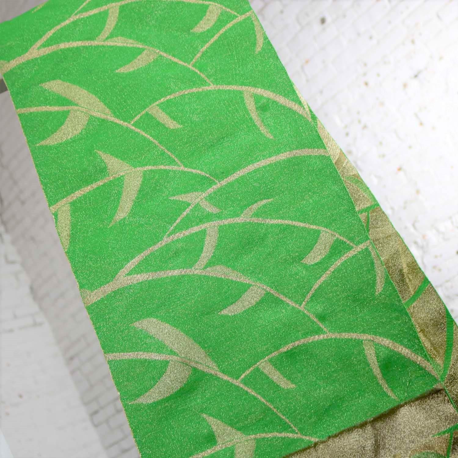 Vintage Emerald Green and Gold Lame Japanese Obi with Geometric Leaf Design For Sale 4